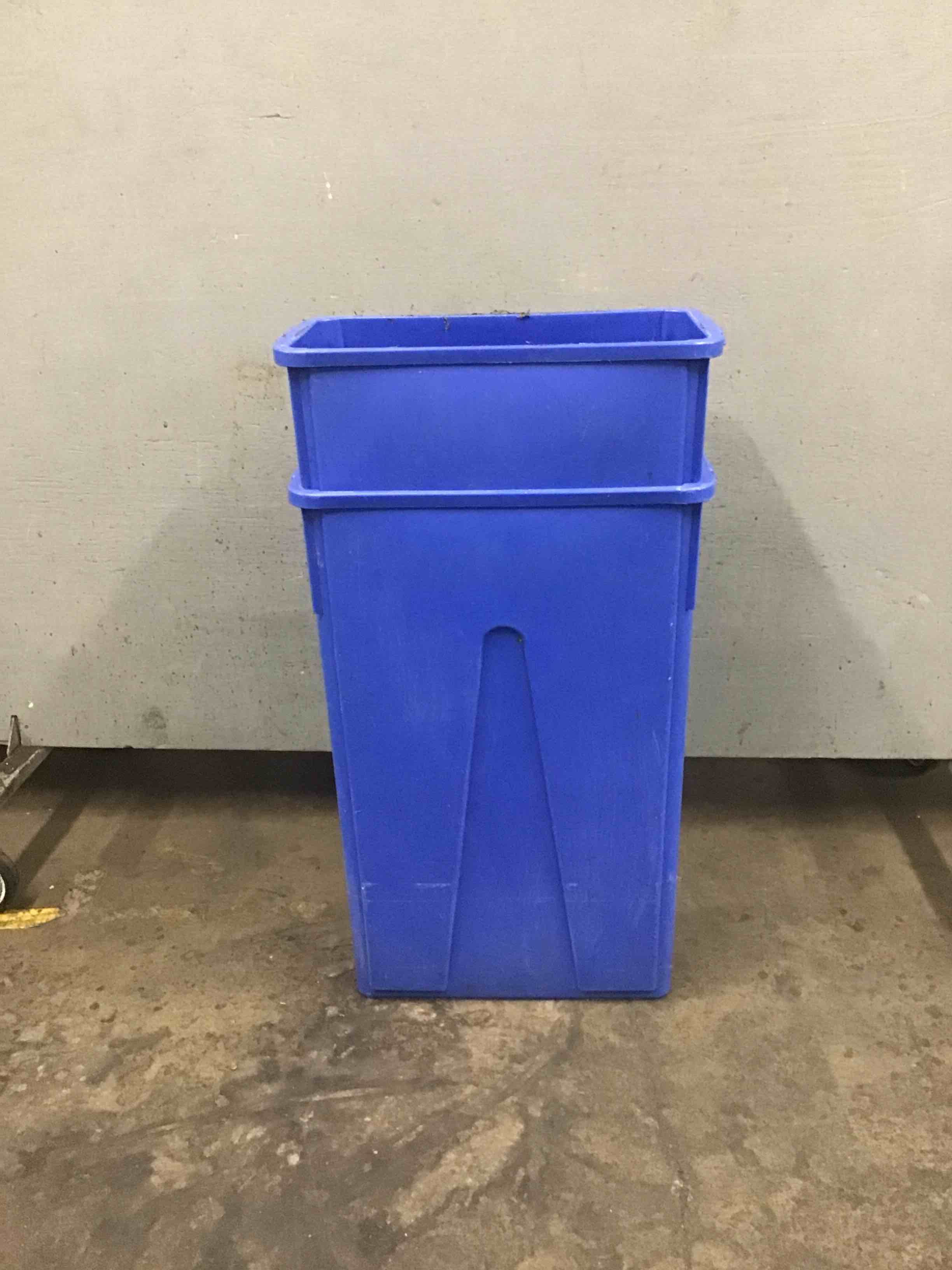 Plastic Trash Bucket 