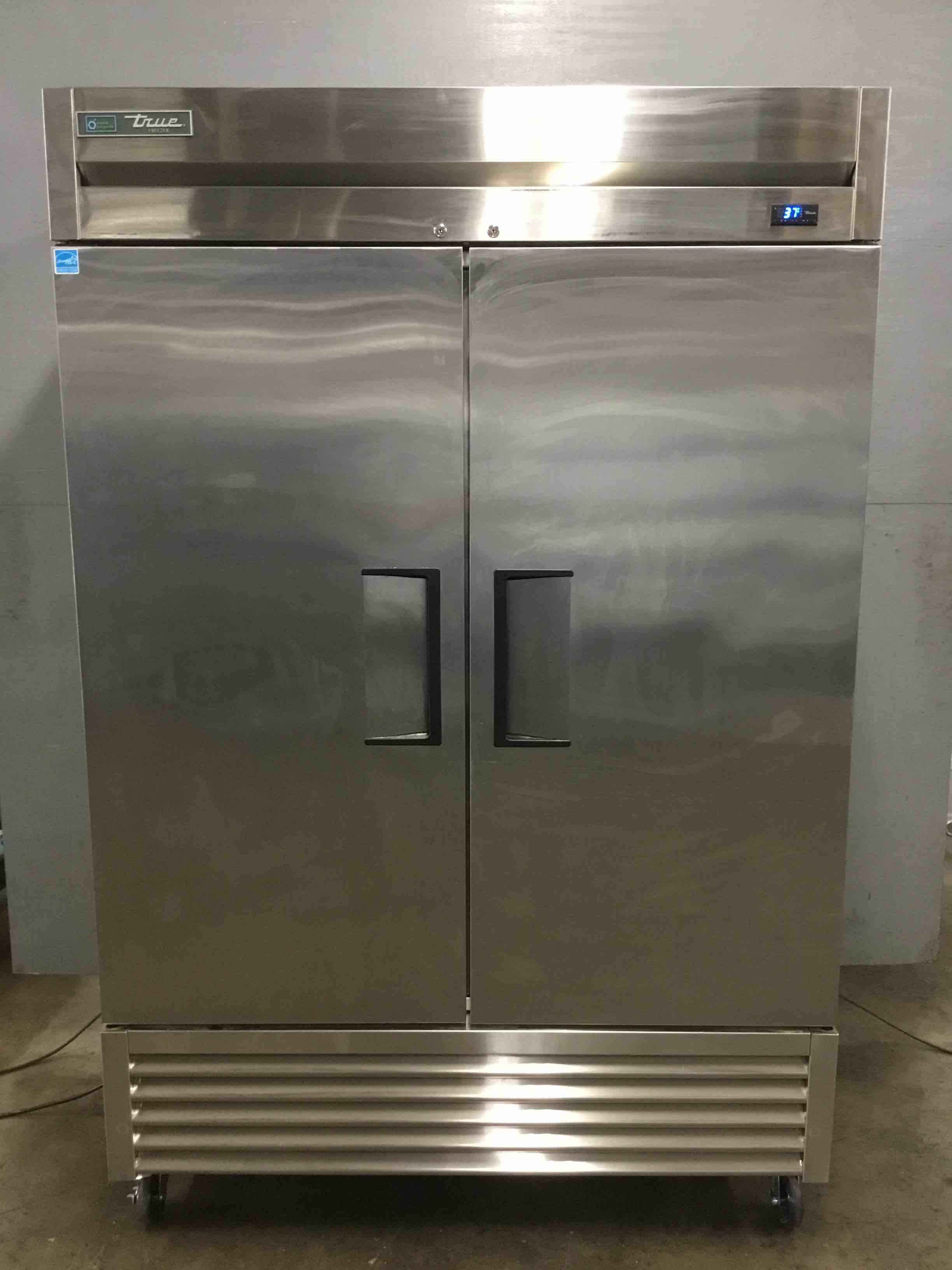 2021 True Stainless Steel 2-Door Reach In Freezer On Casters 