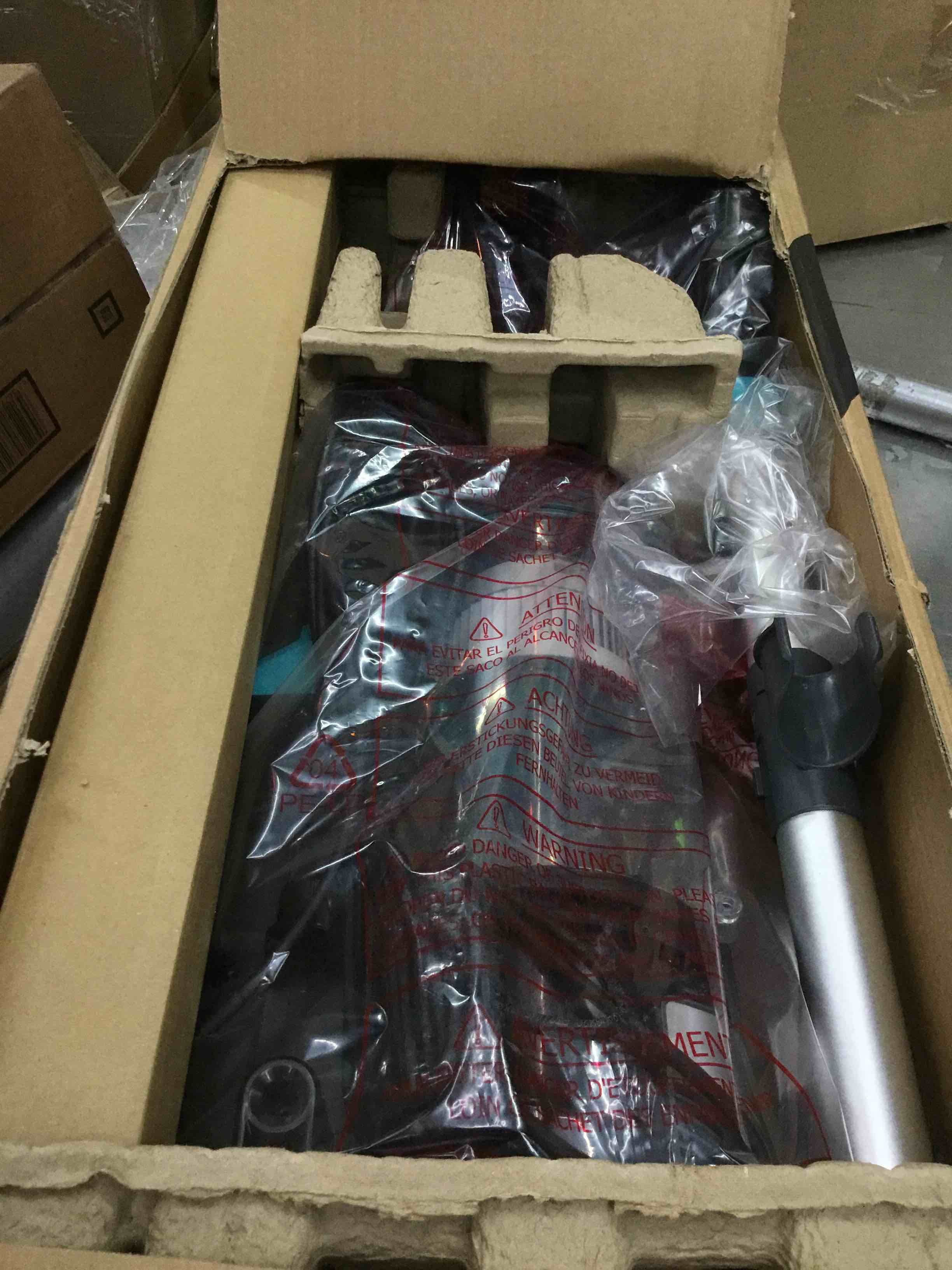 https://s3.amazonaws.com/lotting-images-prod/bidfta/RED3691506_1671054544968.jpeg