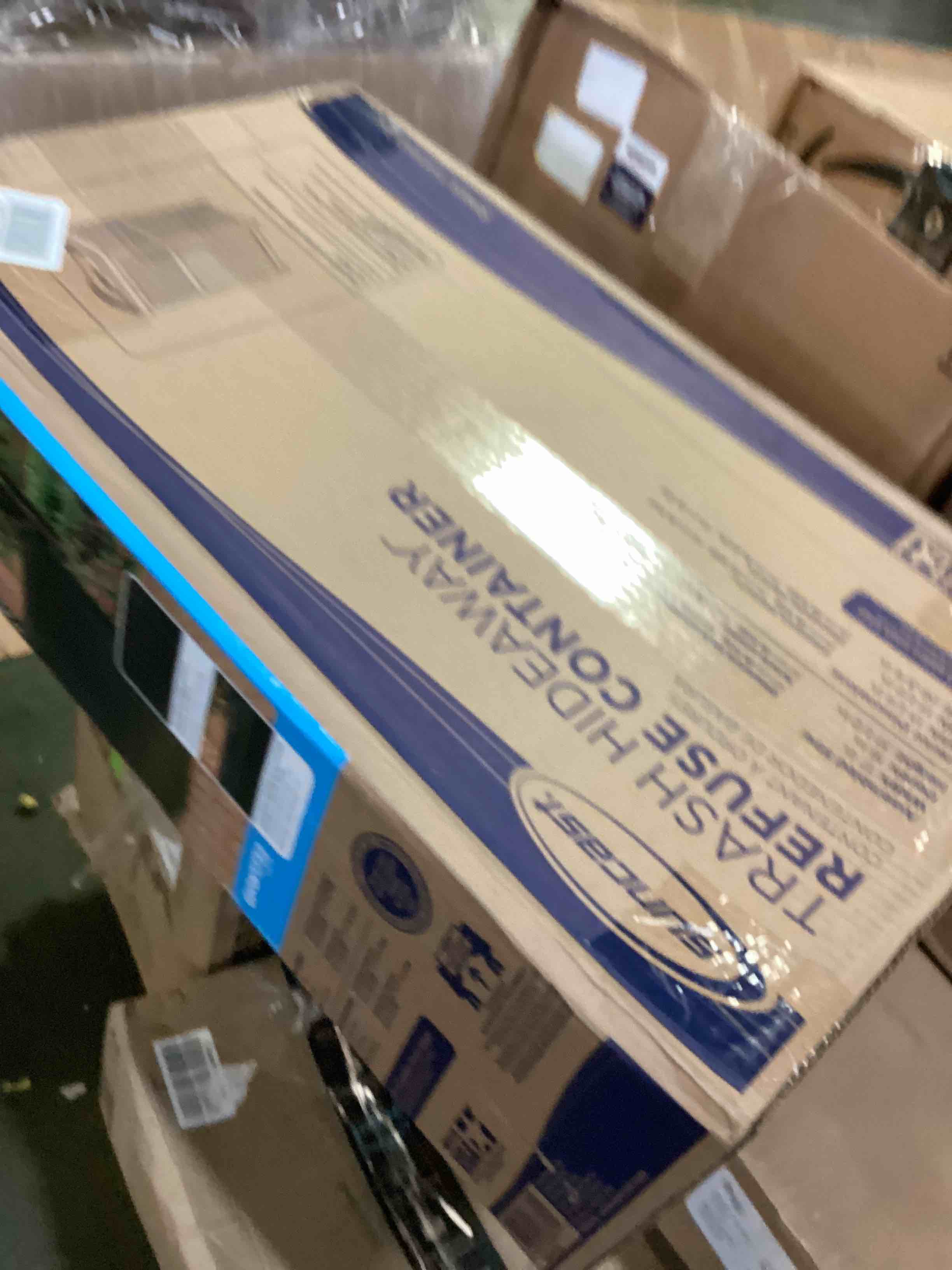 https://s3.amazonaws.com/lotting-images-prod/bidfta/RED3759128_1688563039044.jpeg