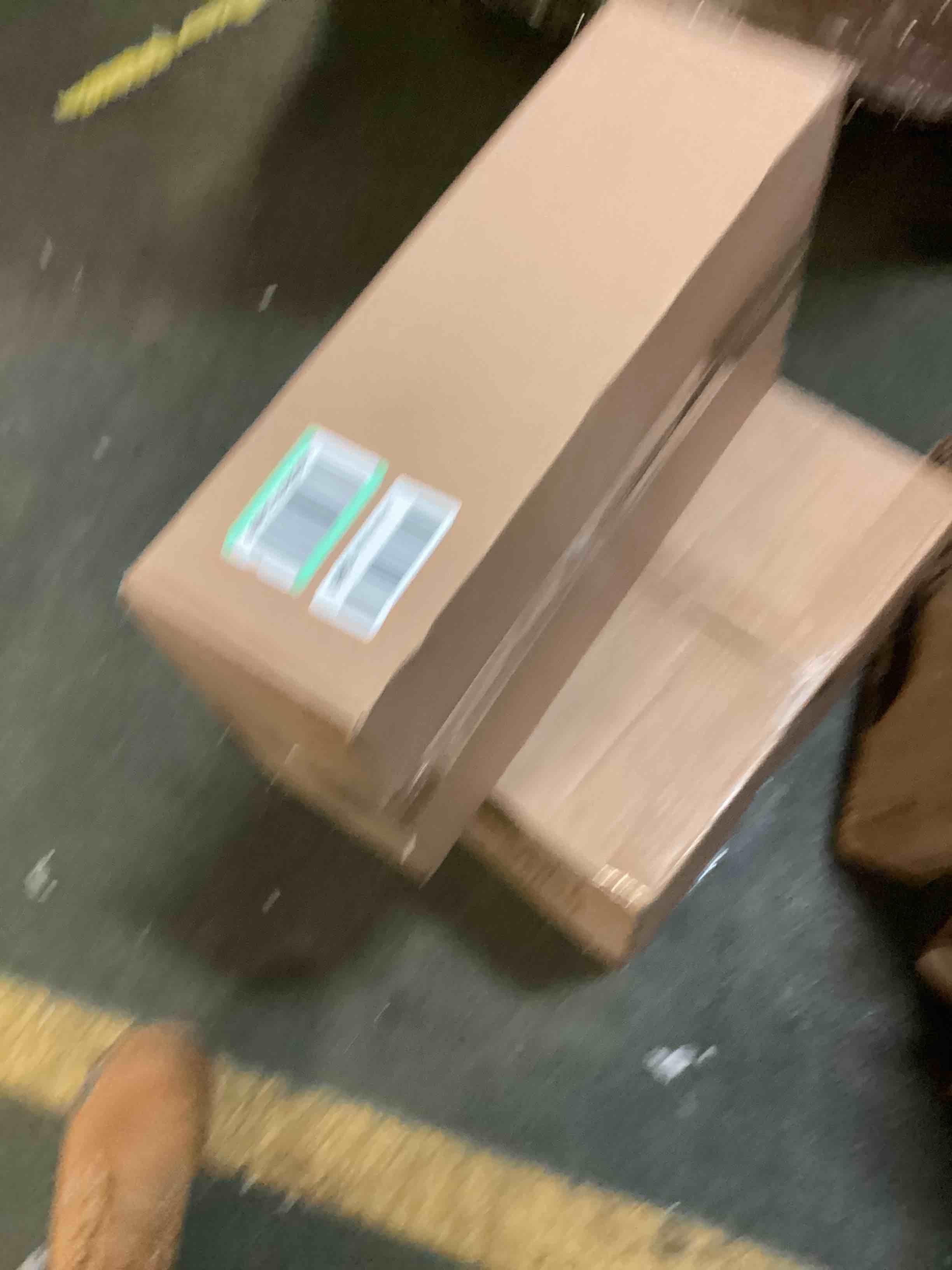 https://s3.amazonaws.com/lotting-images-prod/bidfta/RED3759188_1688568389277.jpeg