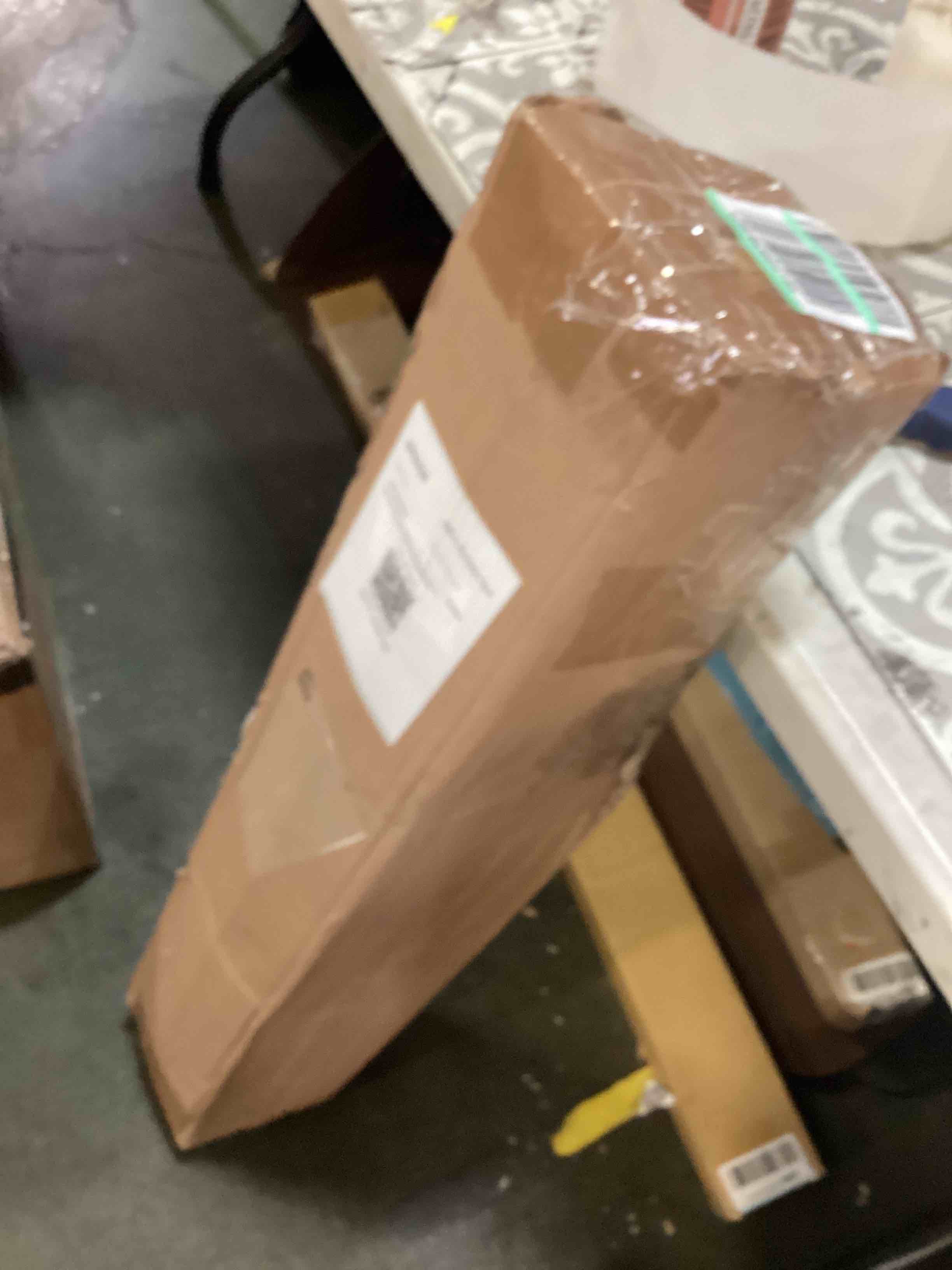 https://s3.amazonaws.com/lotting-images-prod/bidfta/RED3759223_1688570319799.jpeg