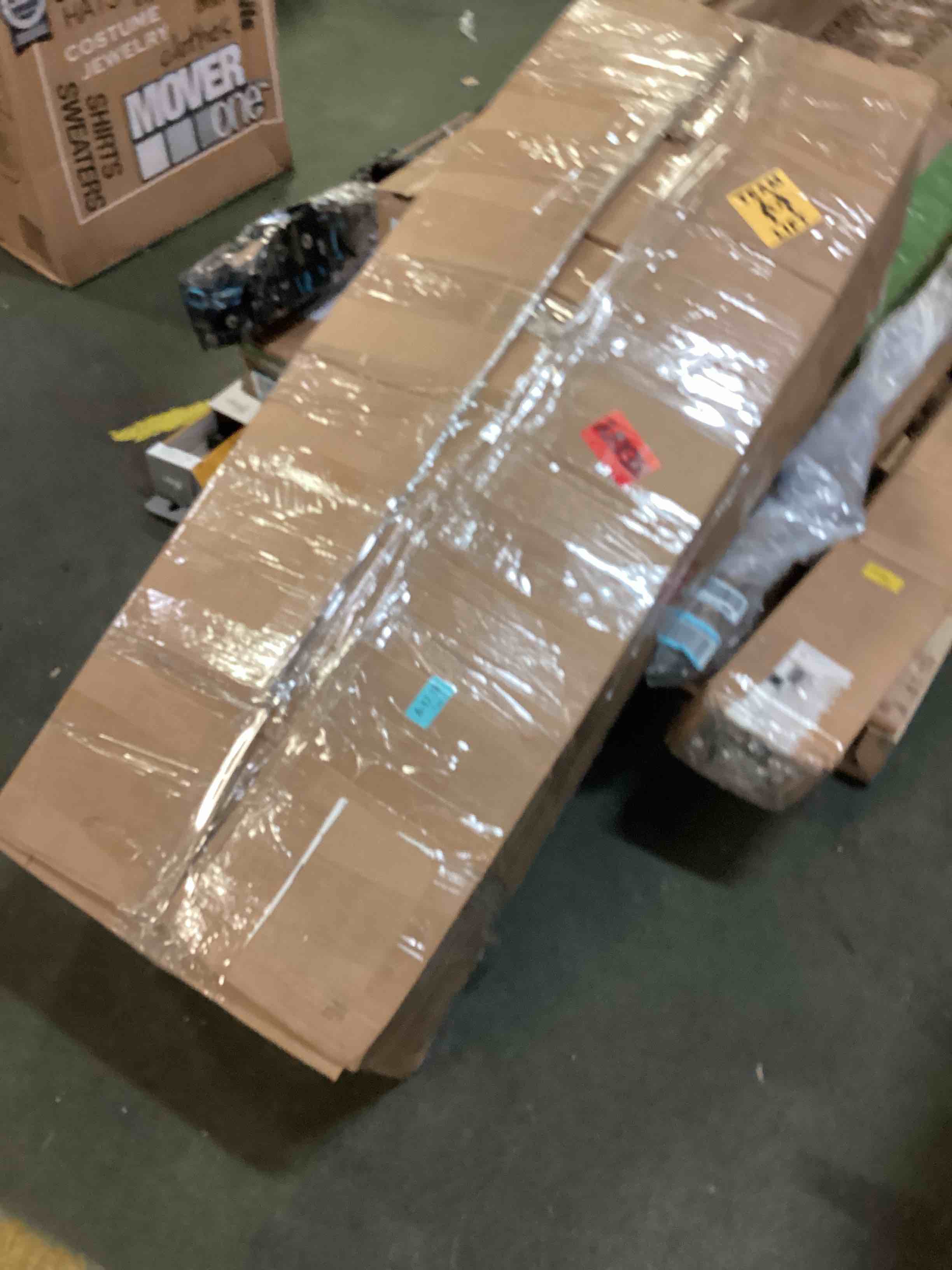 https://s3.amazonaws.com/lotting-images-prod/bidfta/RED3759320_1688580781494.jpeg