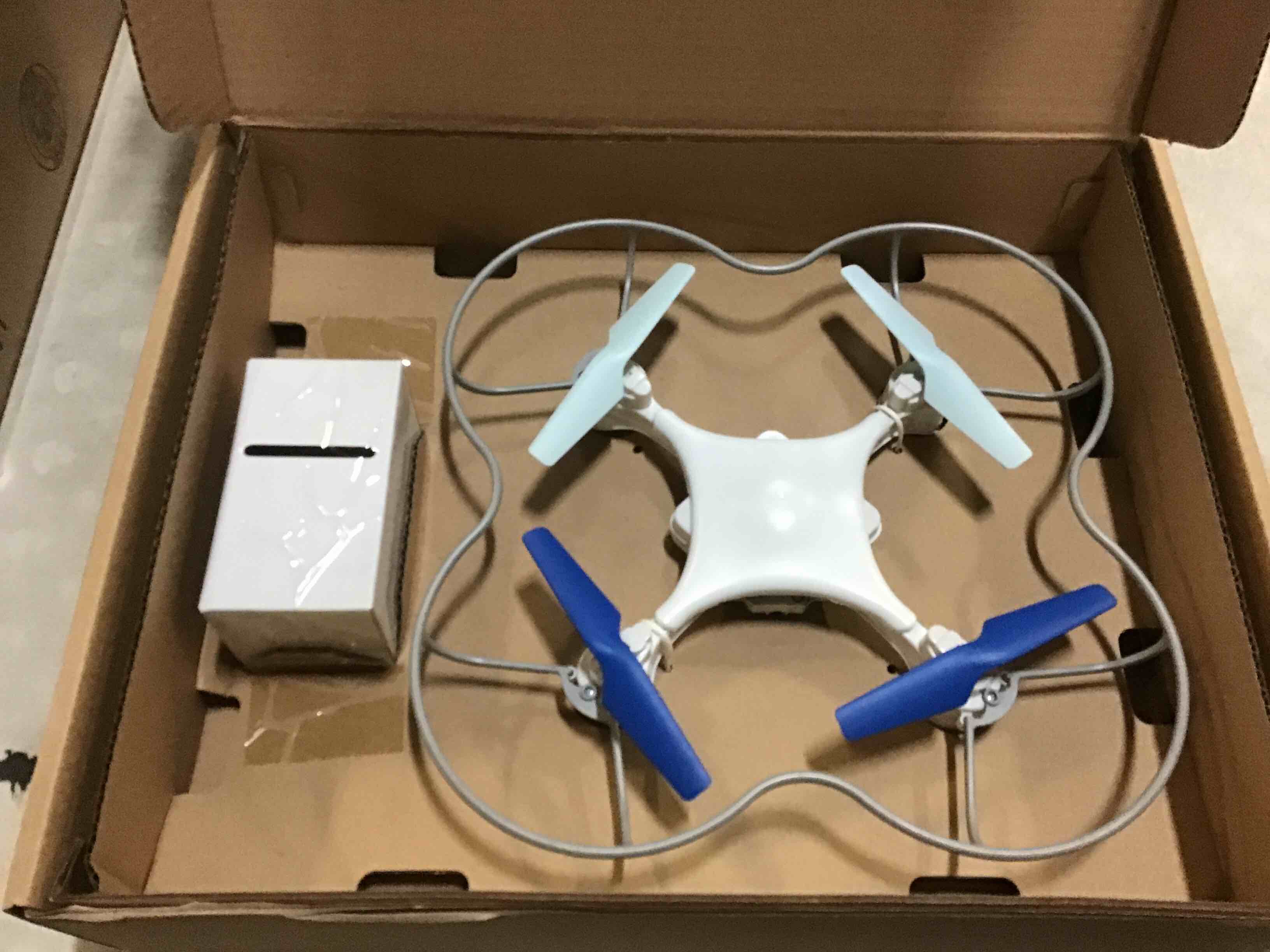 https://s3.amazonaws.com/lotting-images-prod/bidfta/RED3759739_1688388244611.jpeg