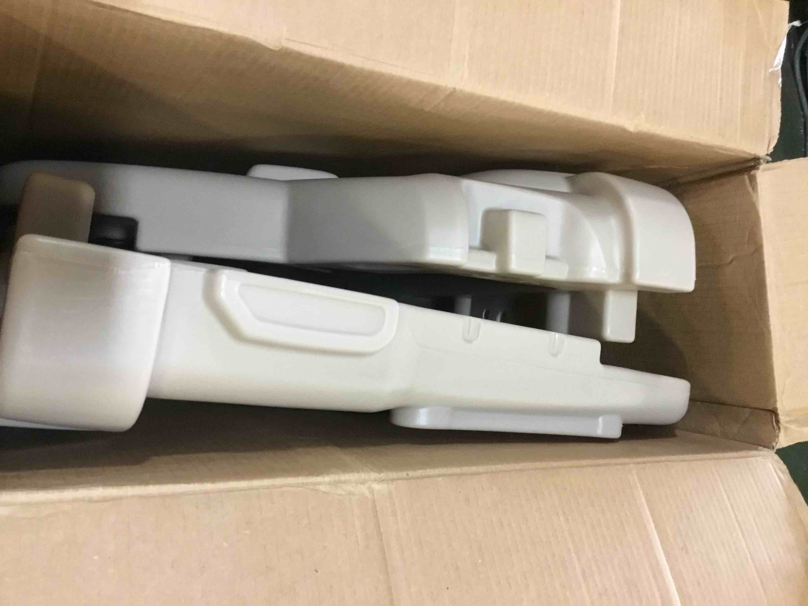 https://s3.amazonaws.com/lotting-images-prod/bidfta/RED3760240_1688657208384.jpeg