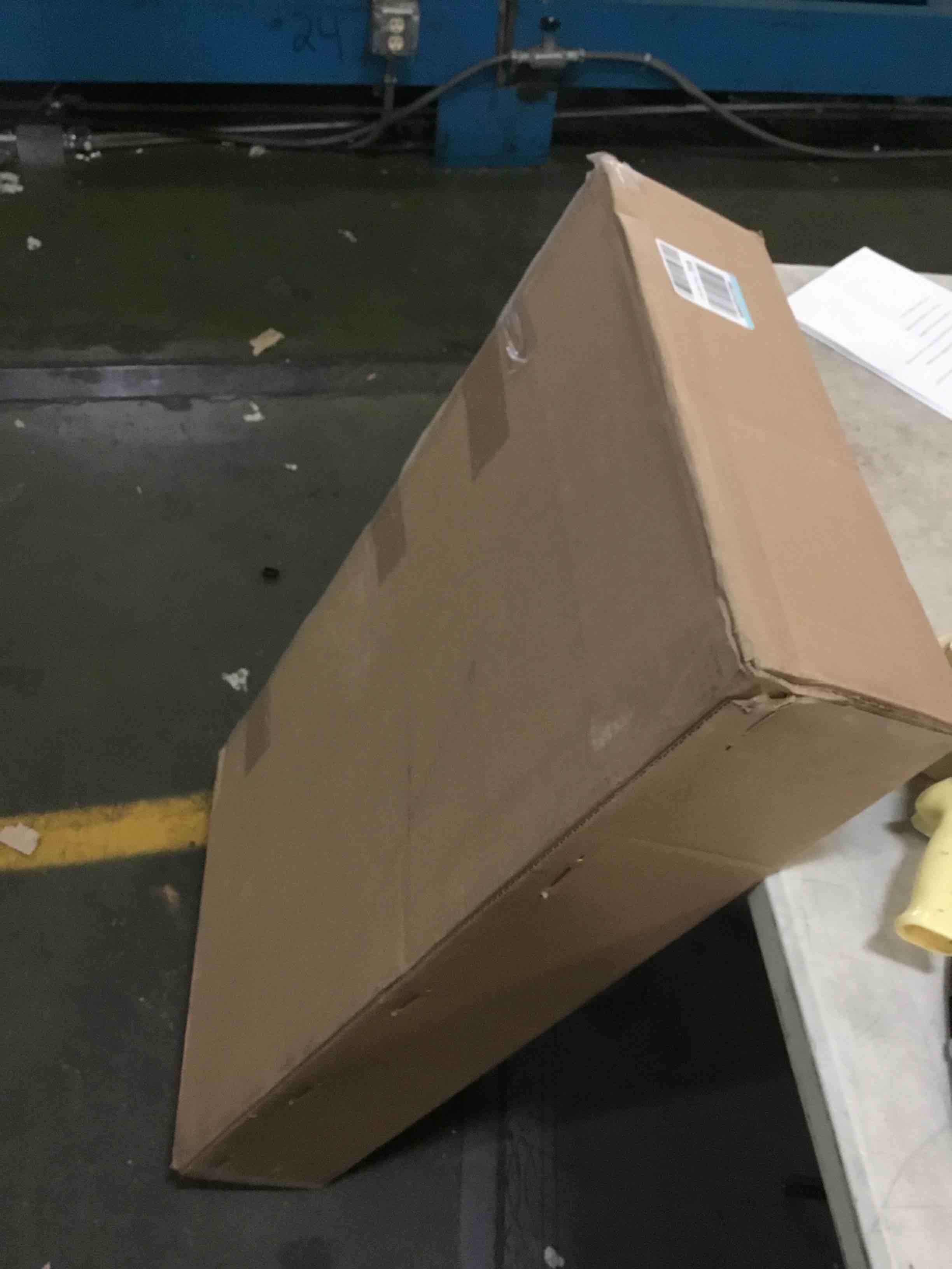 https://s3.amazonaws.com/lotting-images-prod/bidfta/RED3760269_1688664782794.jpeg