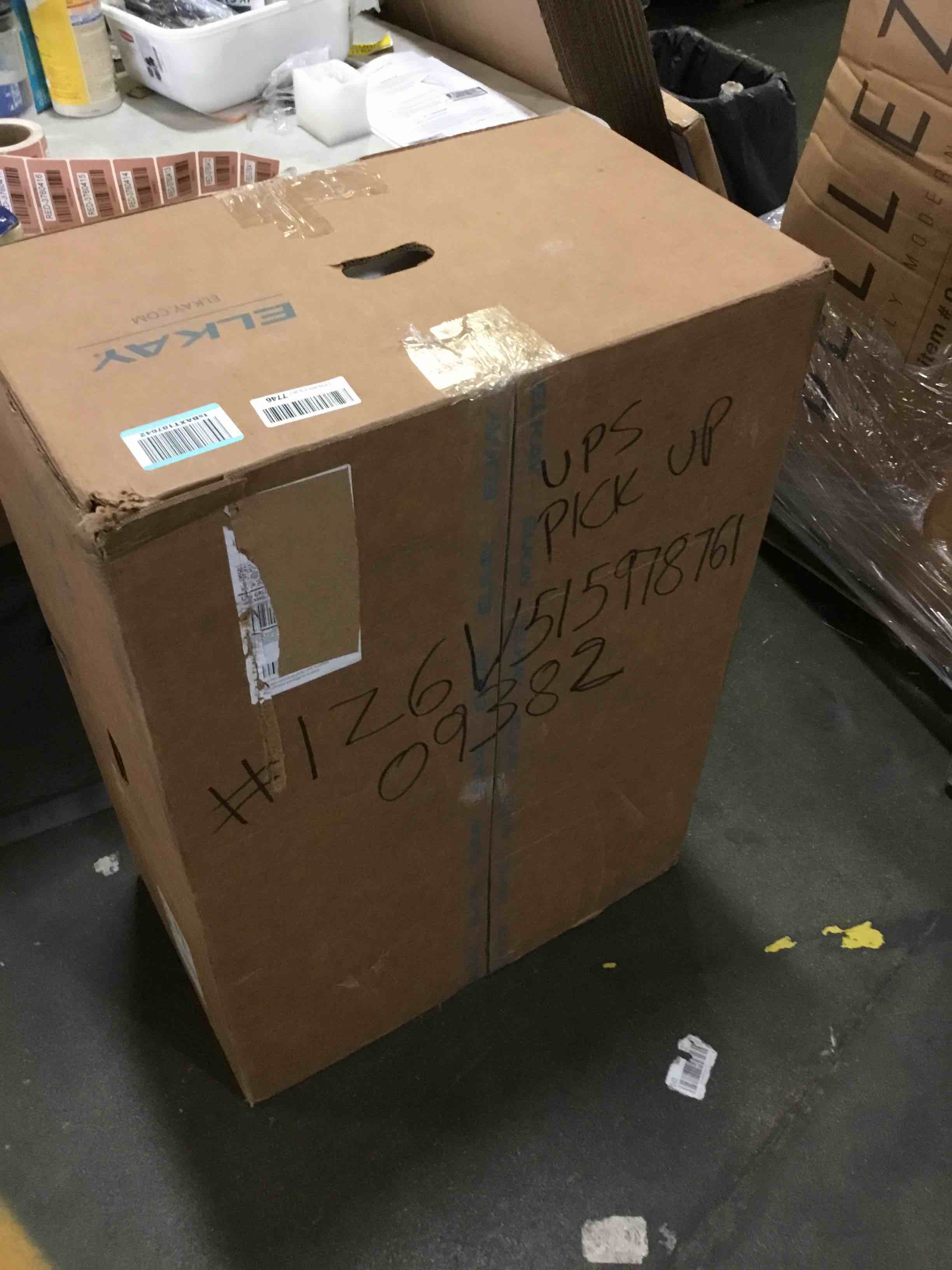 https://s3.amazonaws.com/lotting-images-prod/bidfta/RED3760411_1688746466848.jpeg