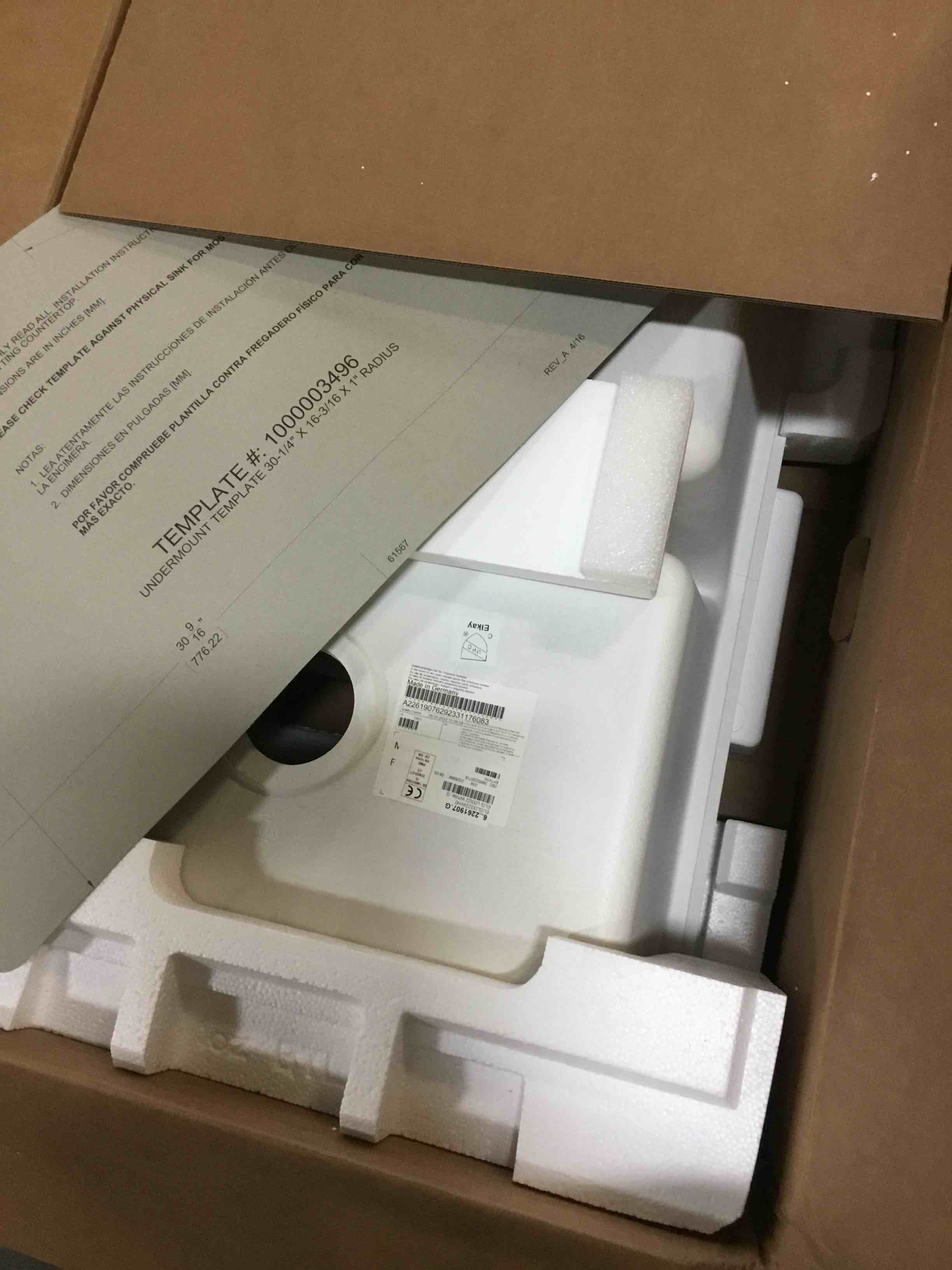 https://s3.amazonaws.com/lotting-images-prod/bidfta/RED3760411_1688746499245.jpeg
