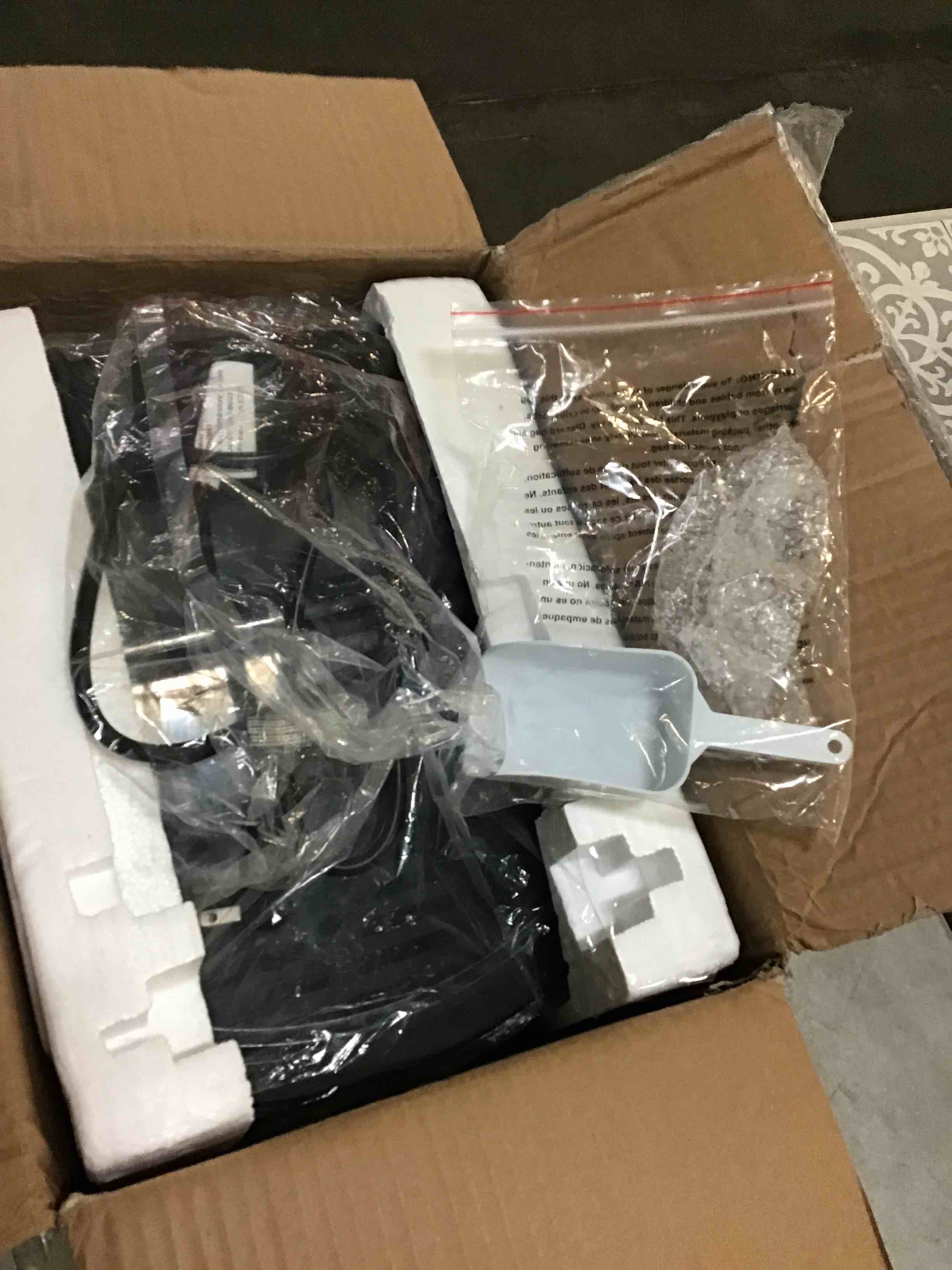 https://s3.amazonaws.com/lotting-images-prod/bidfta/RED3760484_1688818073367.jpeg
