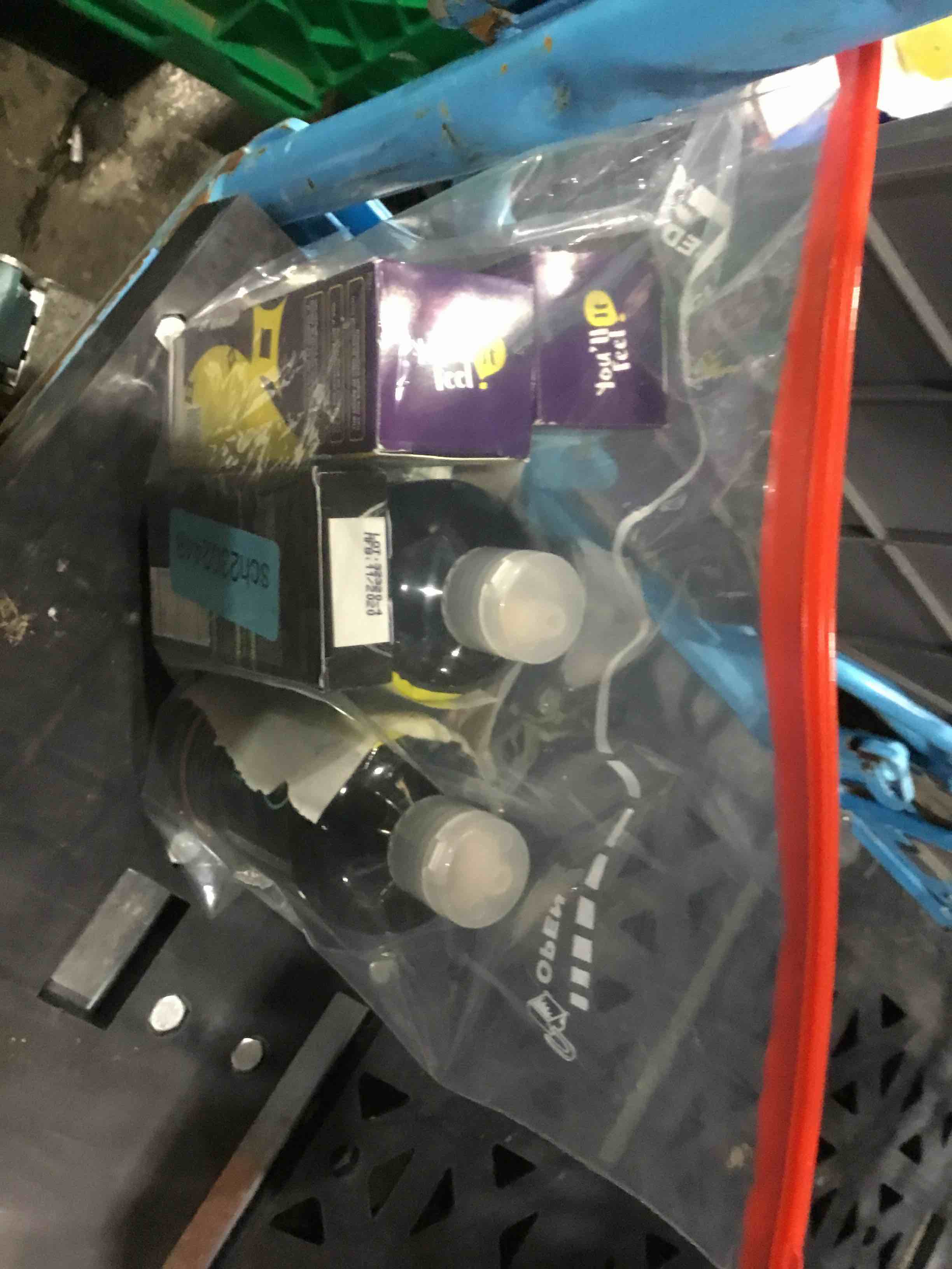 https://s3.amazonaws.com/lotting-images-prod/bidfta/RED3851811_1687444580813.jpeg
