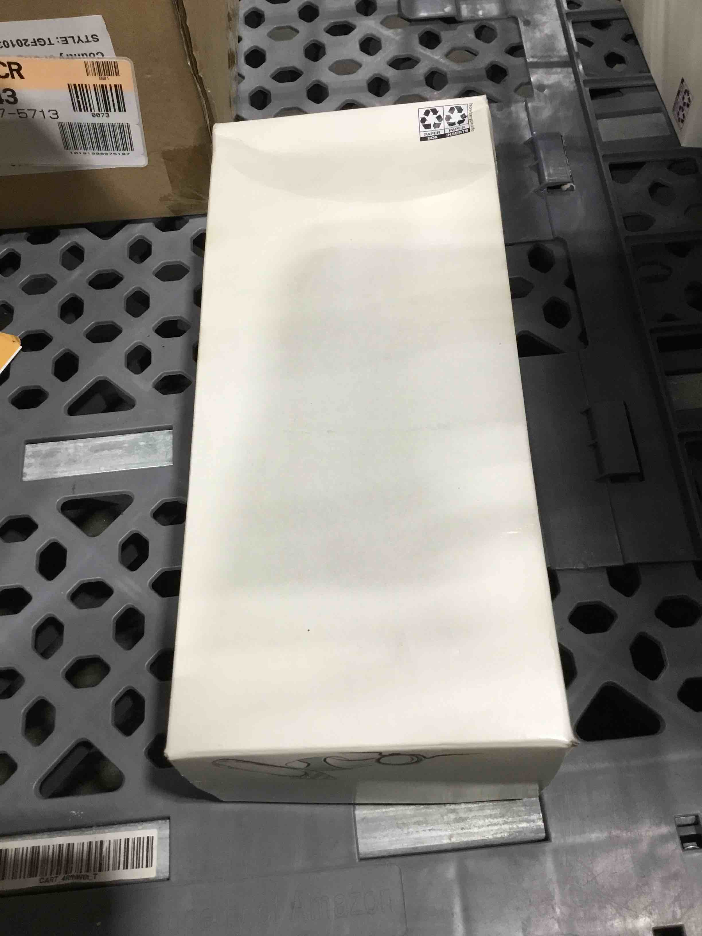 https://s3.amazonaws.com/lotting-images-prod/bidfta/RED3853047_1688051876325.jpeg