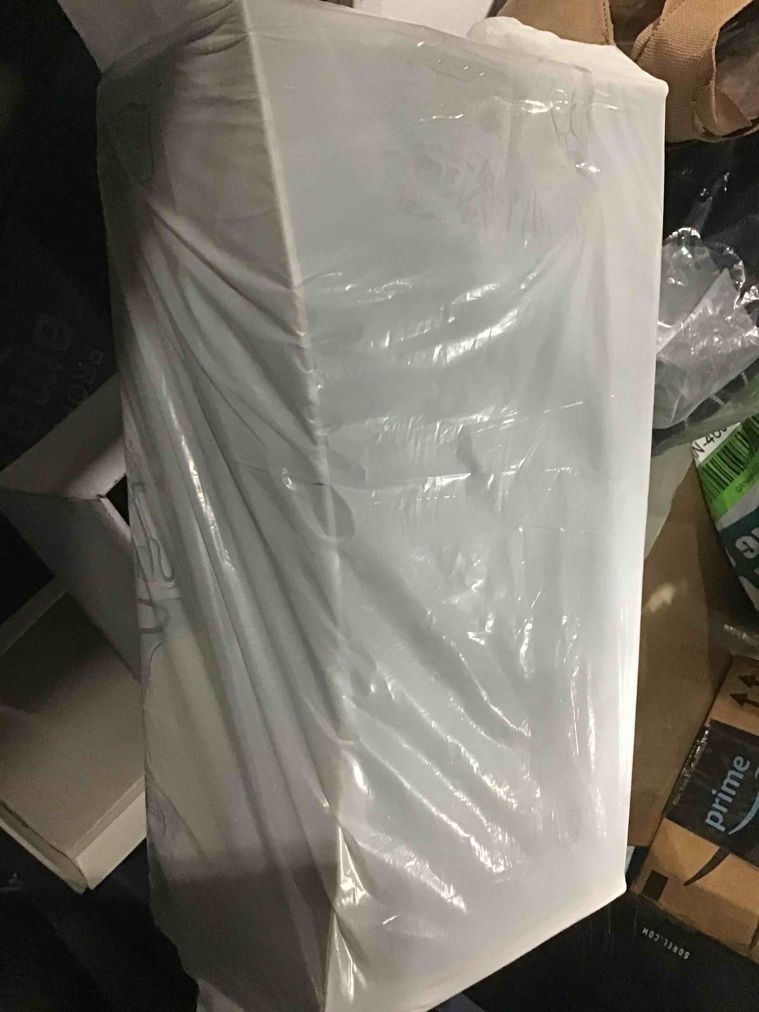 https://s3.amazonaws.com/lotting-images-prod/bidfta/RED3854915_1684252795808.jpeg