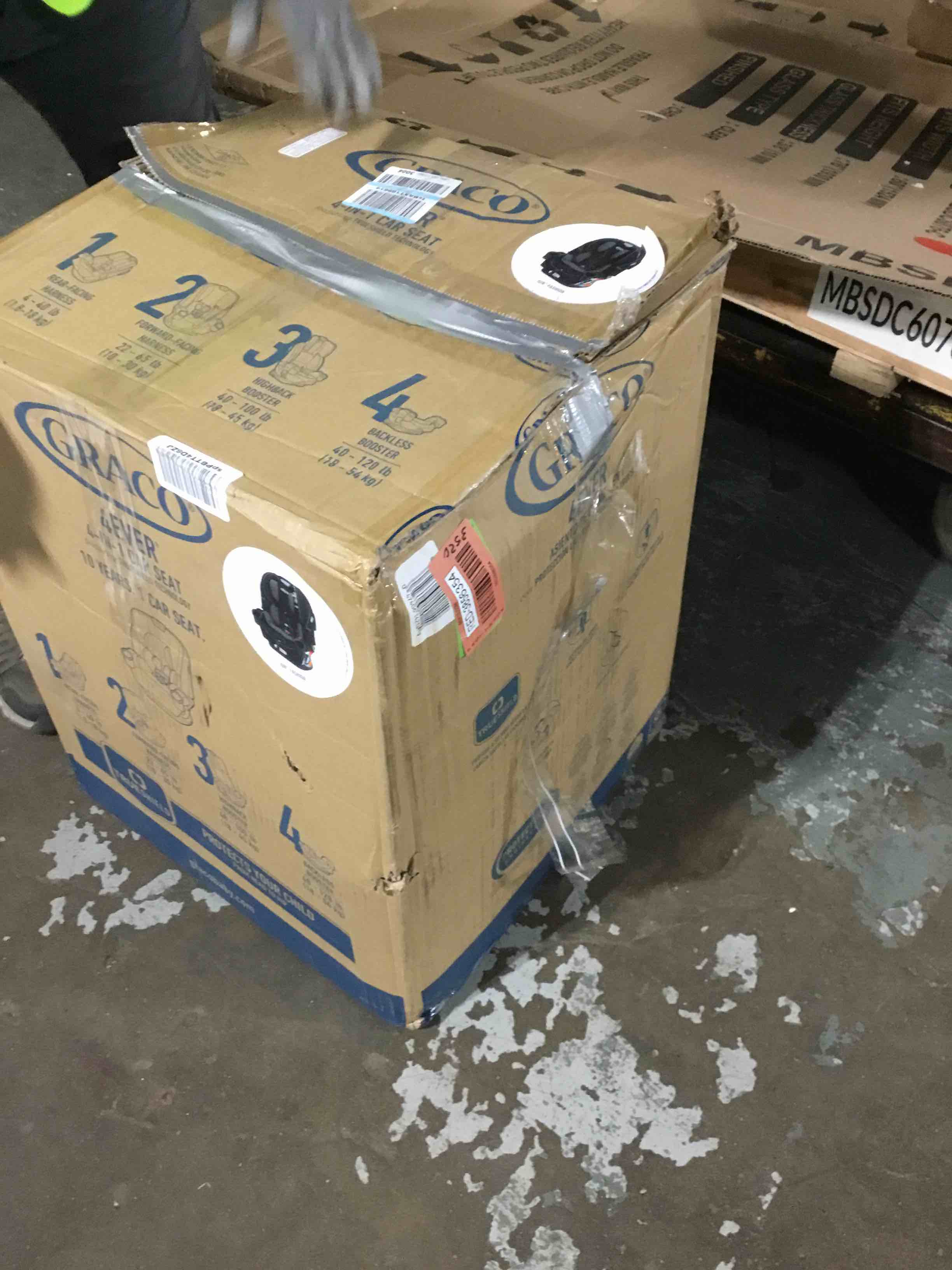 https://s3.amazonaws.com/lotting-images-prod/bidfta/RED3856354_1688751409236.jpeg