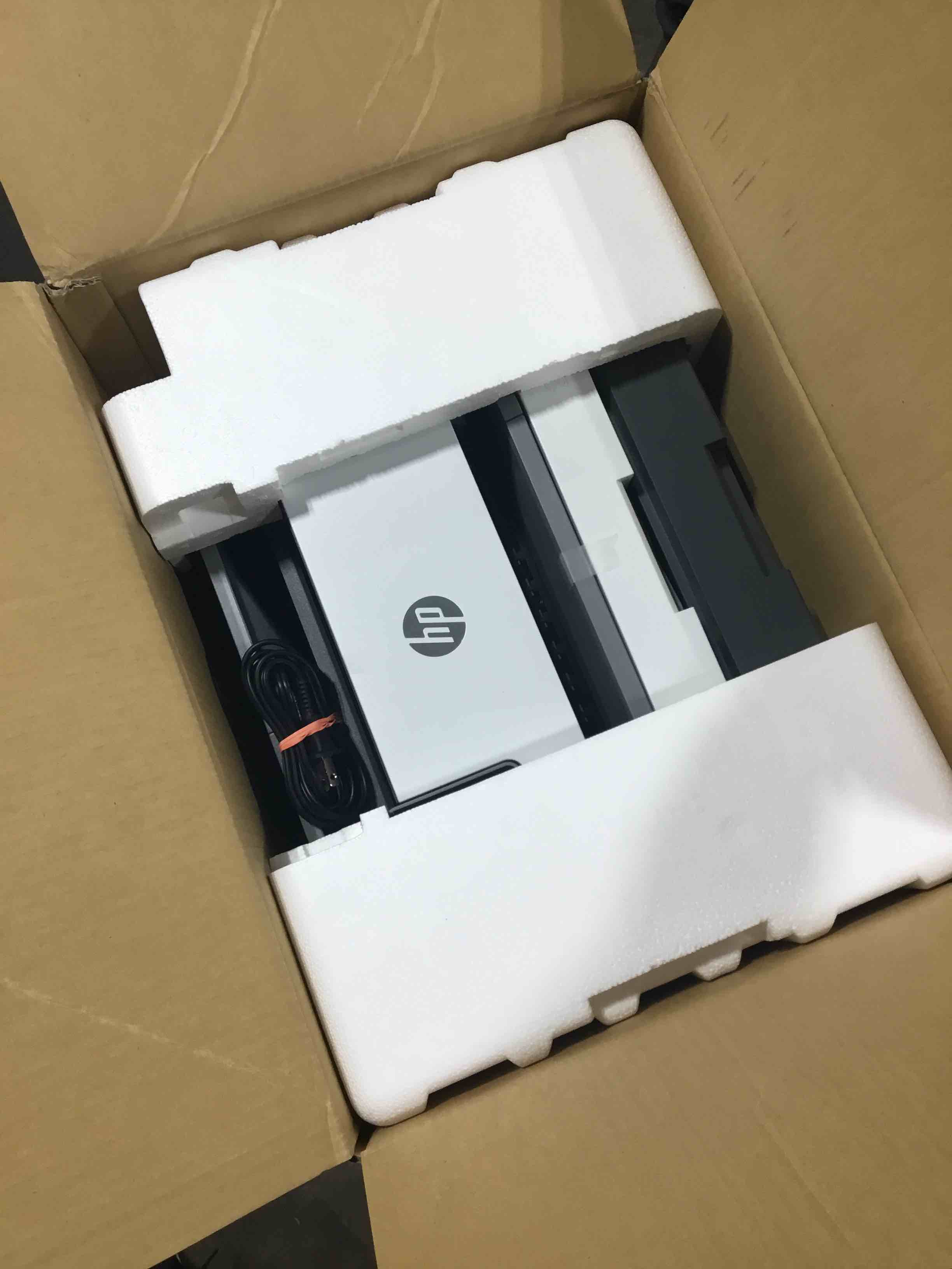 https://s3.amazonaws.com/lotting-images-prod/bidfta/RED3856405_1689171652505.jpeg