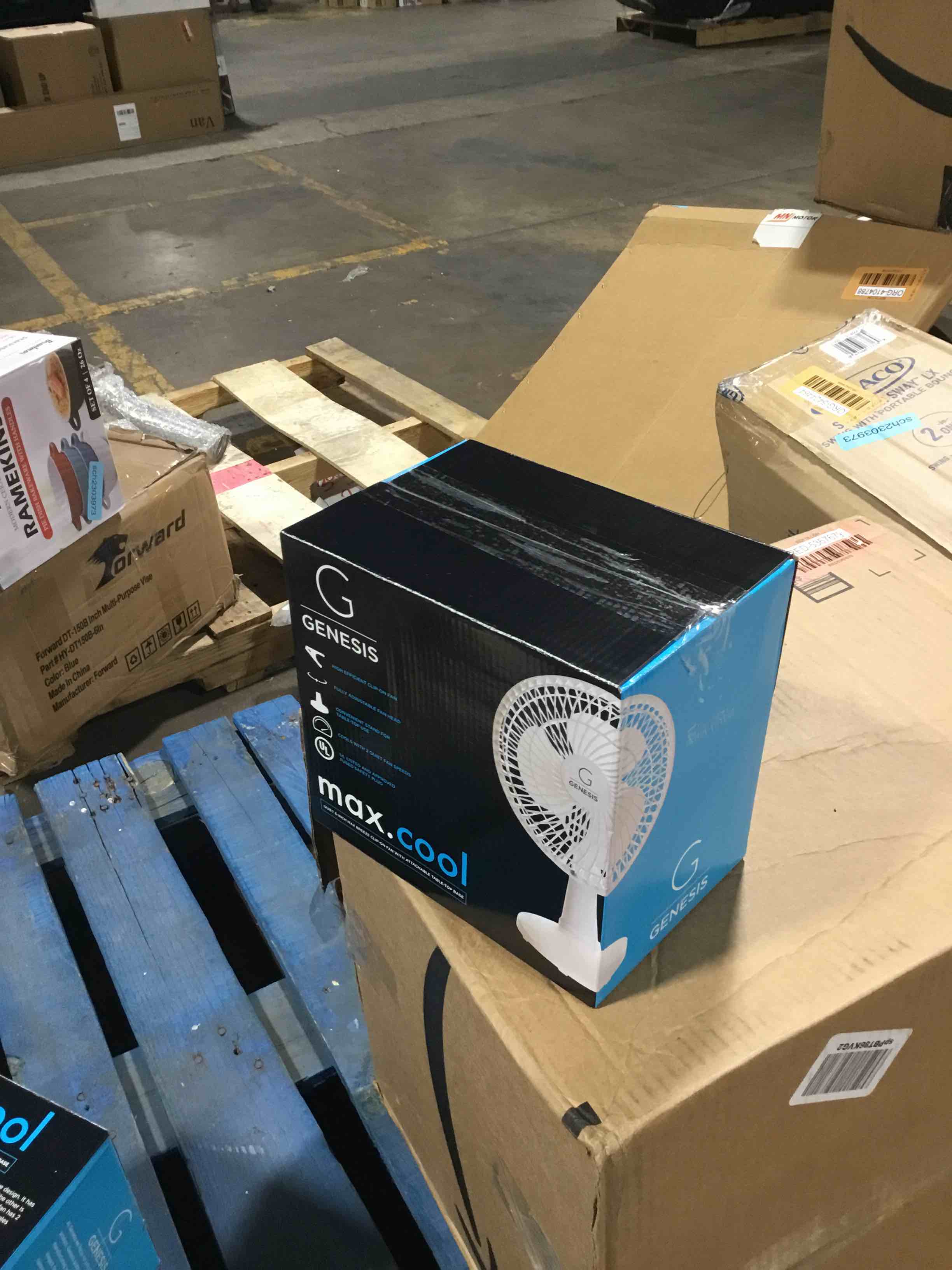 https://s3.amazonaws.com/lotting-images-prod/bidfta/RED3856678_1692212316307.jpeg