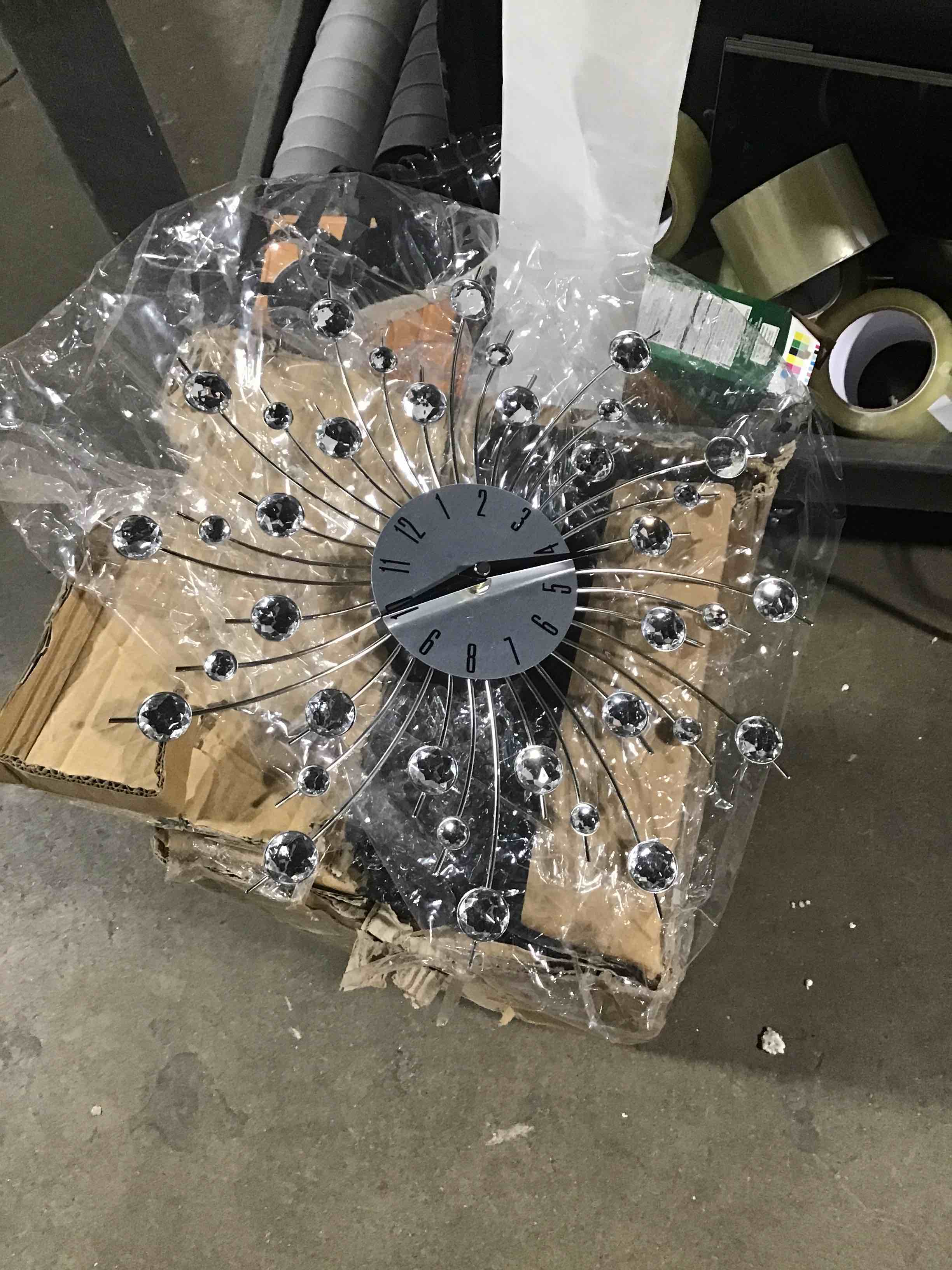 https://s3.amazonaws.com/lotting-images-prod/bidfta/RED3858991_1684508249594.jpeg