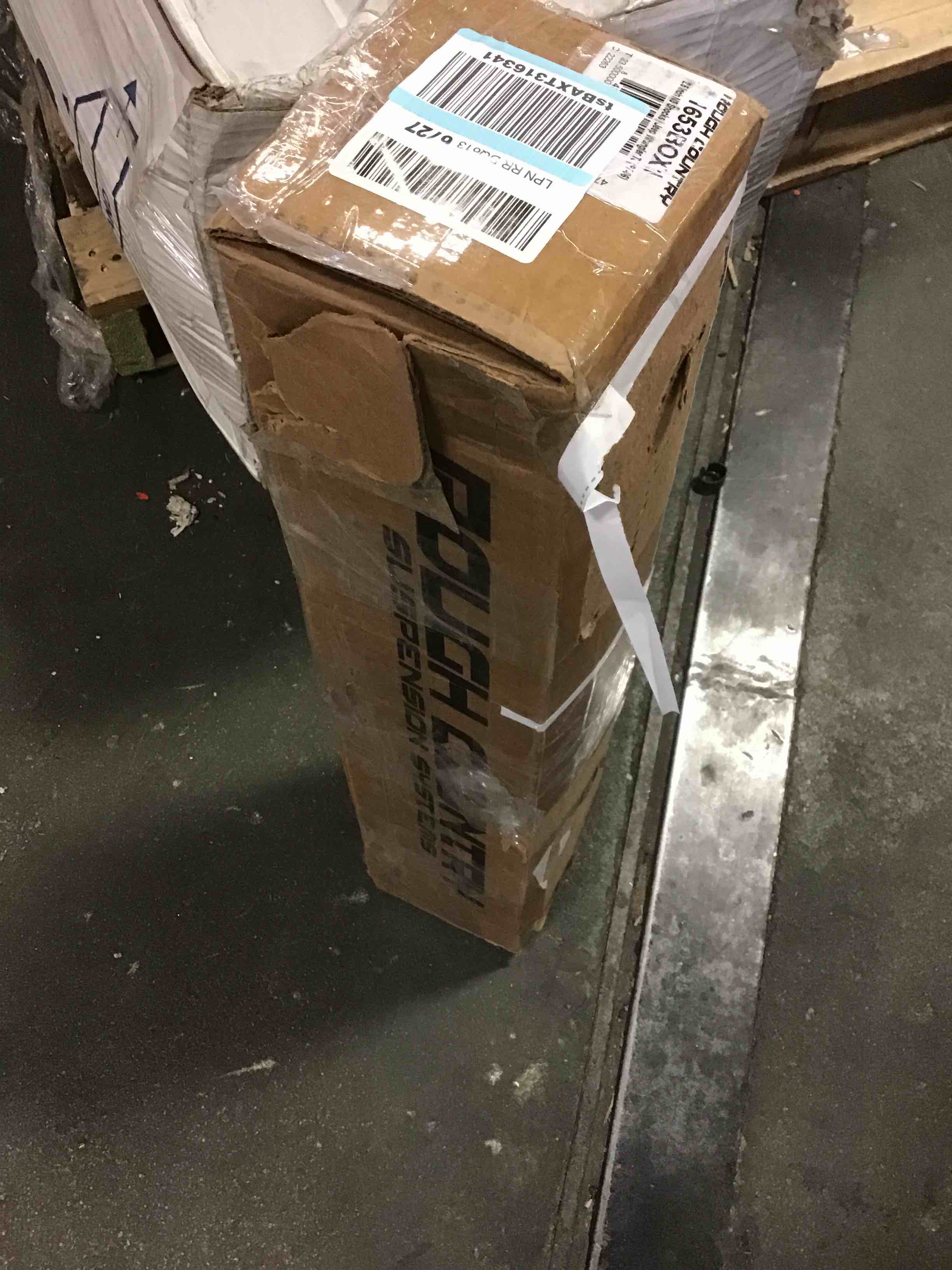 https://s3.amazonaws.com/lotting-images-prod/bidfta/RED3878330_1669408602156.jpeg