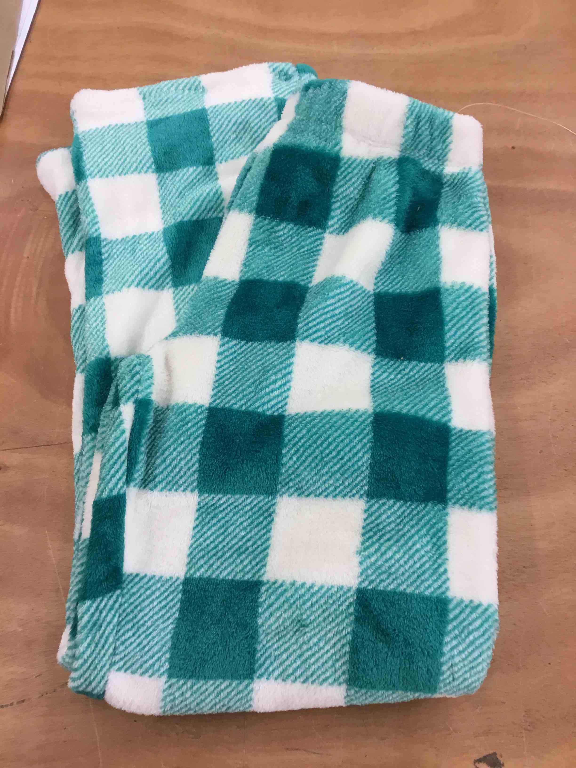 Cat and Jack 7/8 flannel pajama bottoms green and white