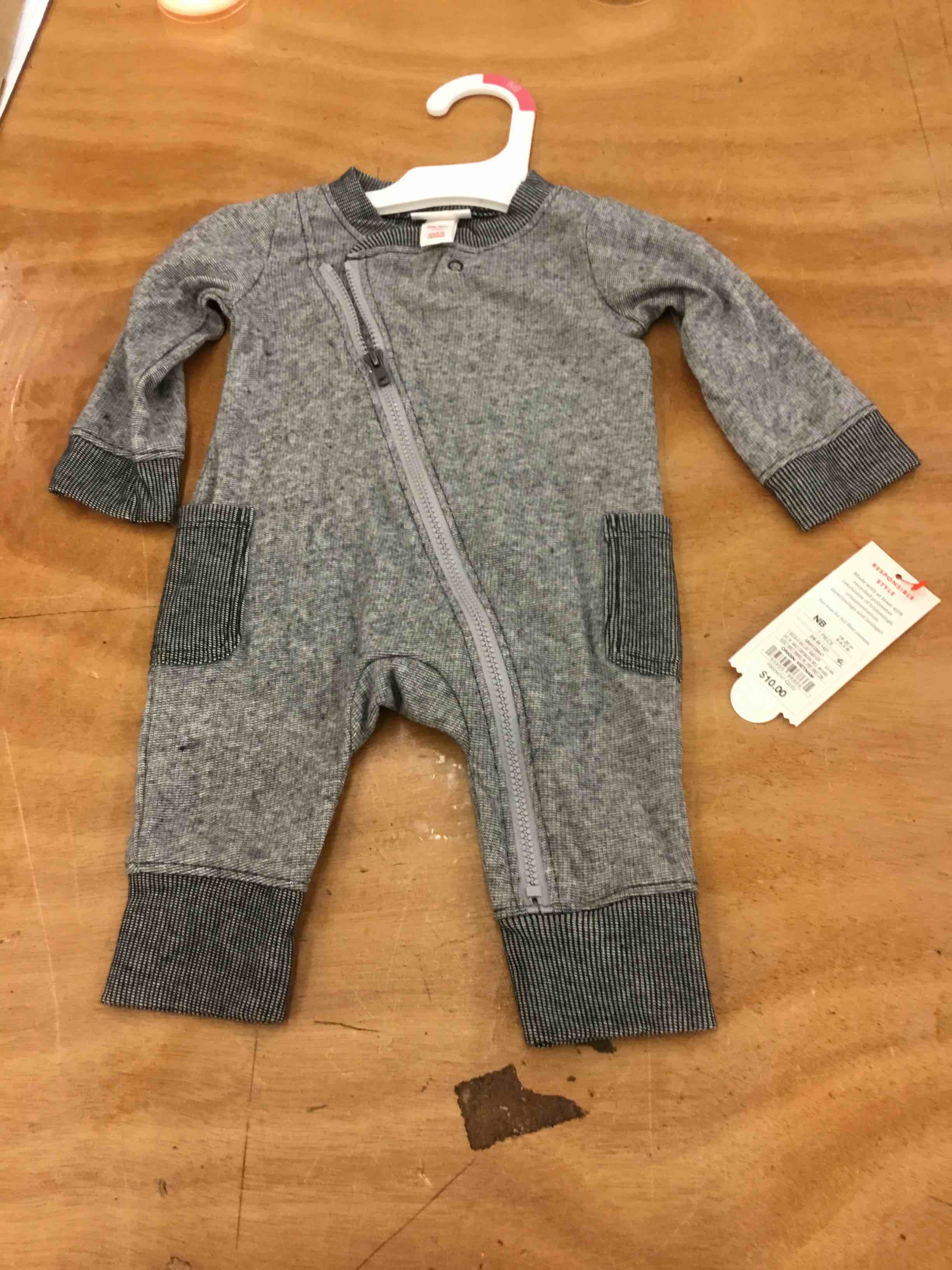 https://s3.amazonaws.com/lotting-images-prod/bidfta/RED3907249_1691430924088.jpeg
