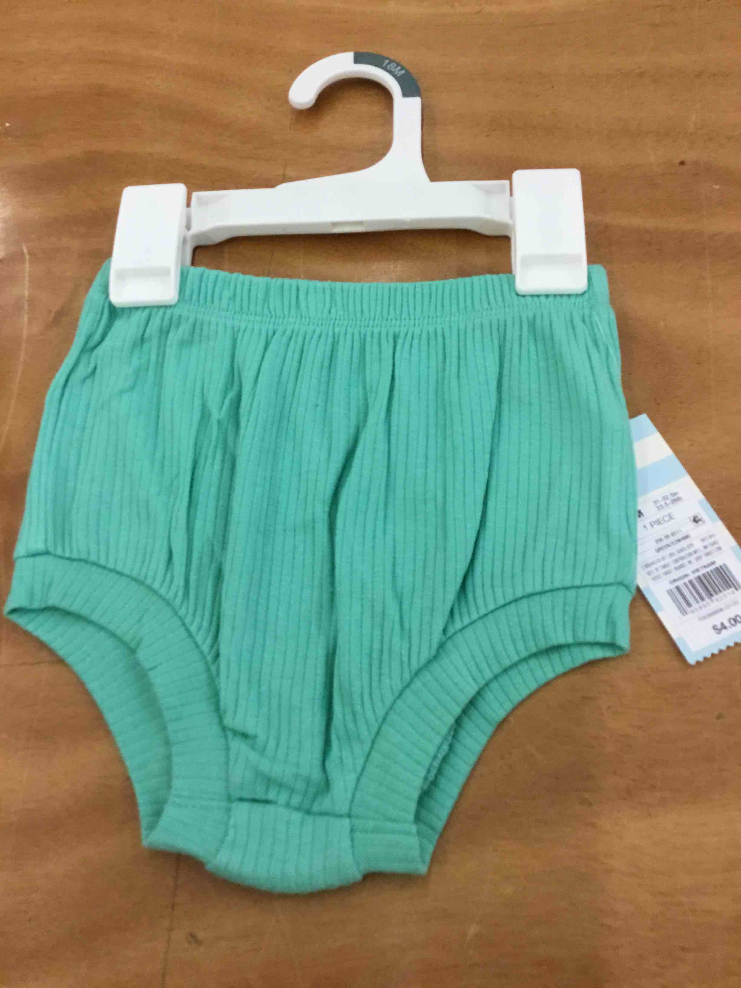 https://s3.amazonaws.com/lotting-images-prod/bidfta/RED3907270_1691431401237.jpeg