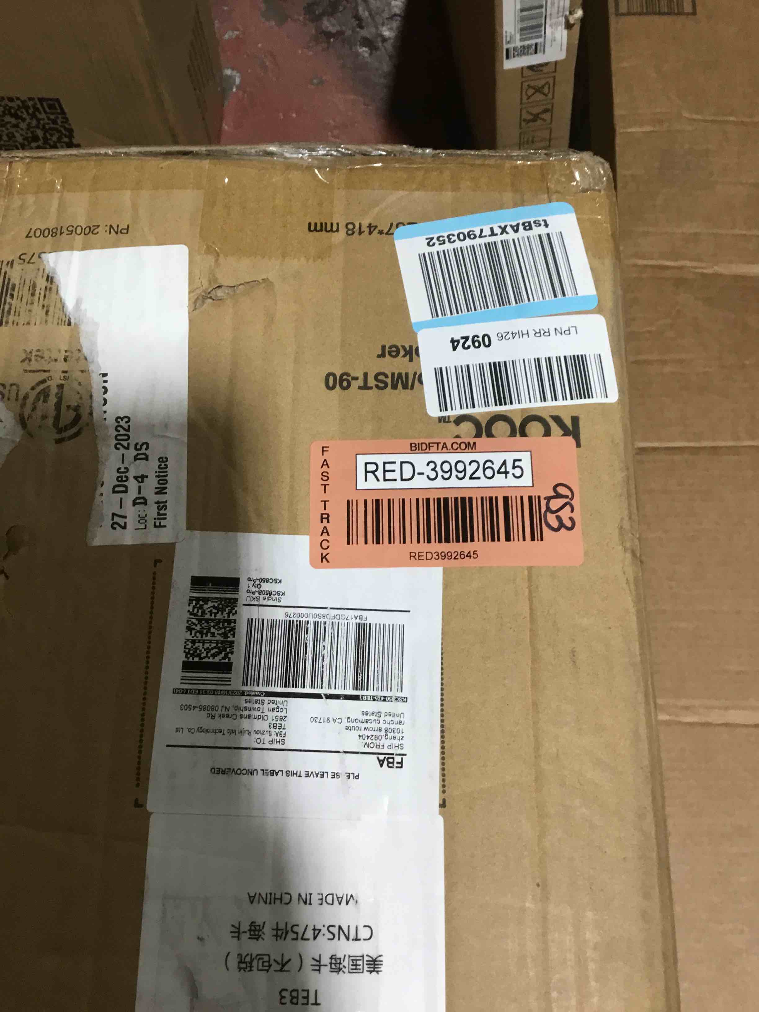 https://s3.amazonaws.com/lotting-images-prod/bidfta/RED3992645_1709050351778.jpeg
