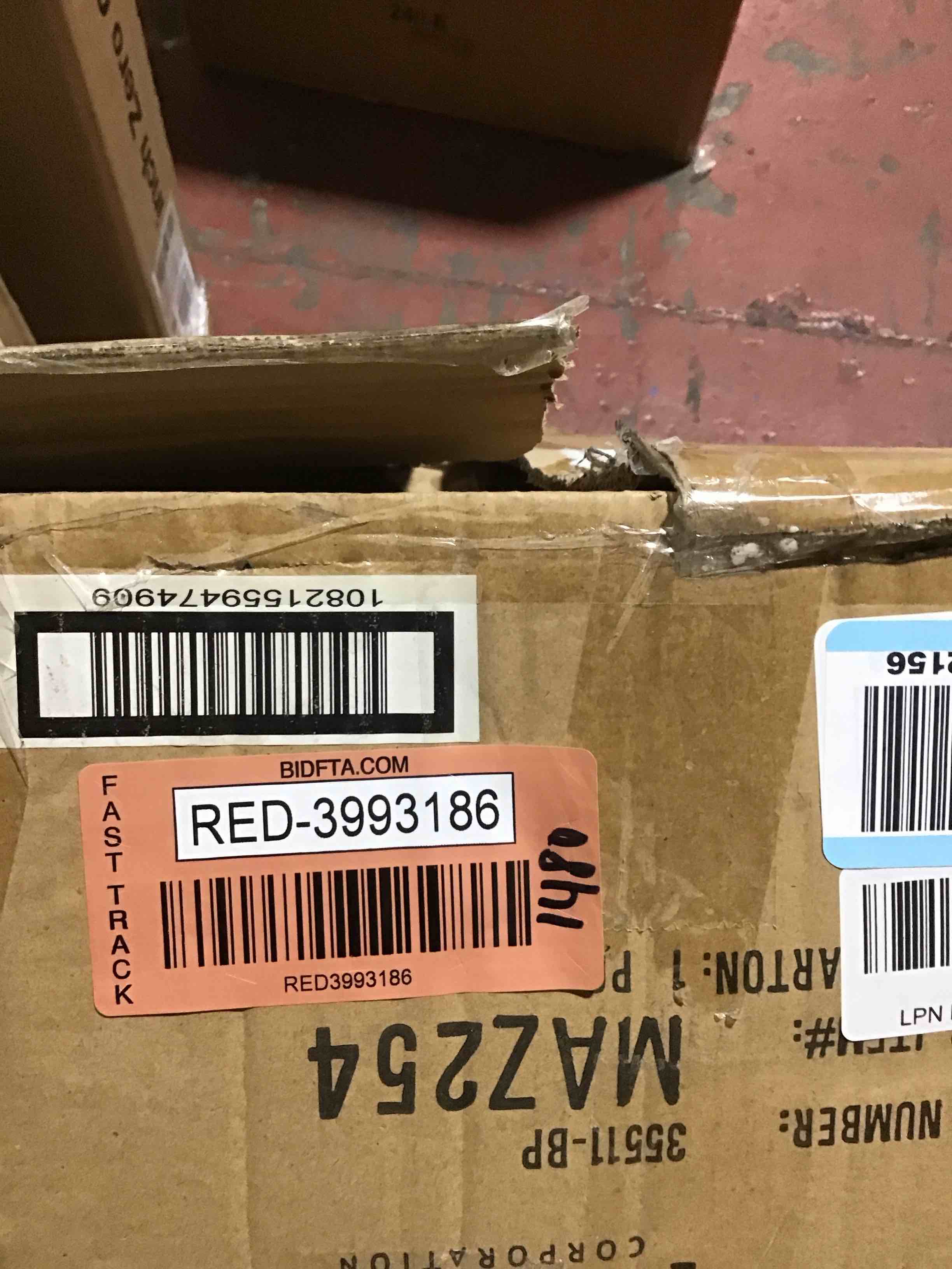 https://s3.amazonaws.com/lotting-images-prod/bidfta/RED3993186_1711470348315.jpeg