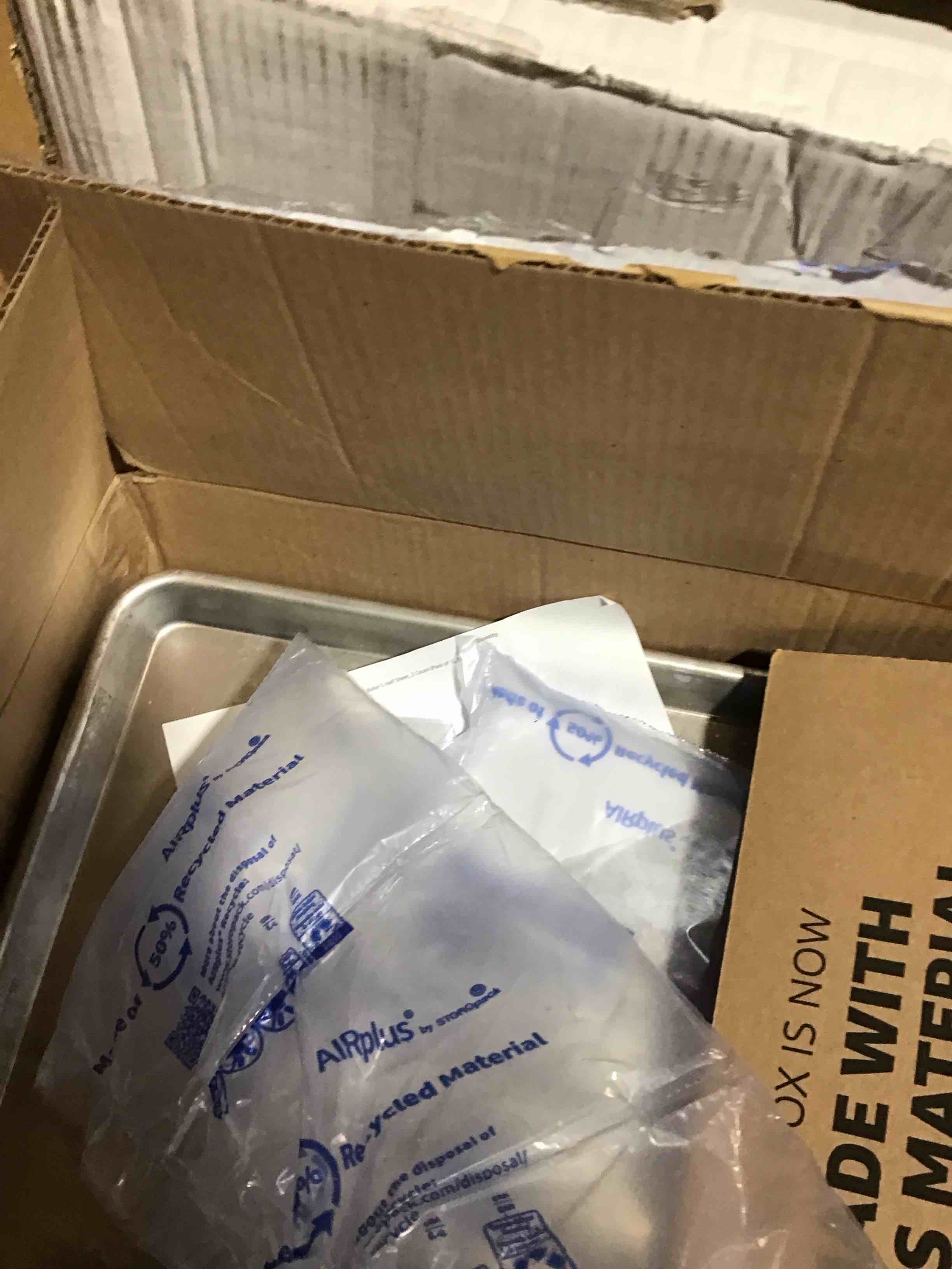 https://s3.amazonaws.com/lotting-images-prod/bidfta/RED3993200_1711474625985.jpeg