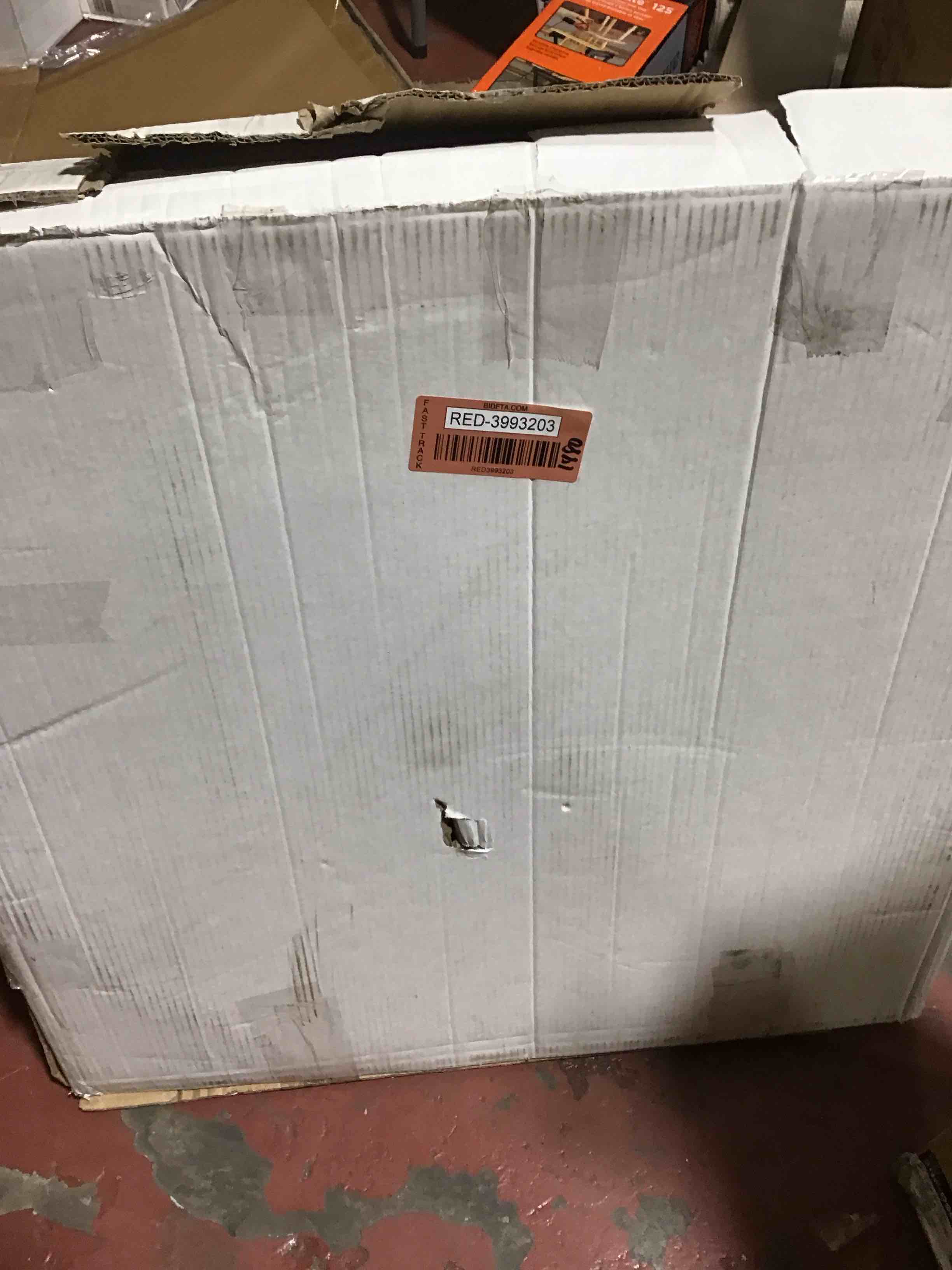 https://s3.amazonaws.com/lotting-images-prod/bidfta/RED3993203_1711474768345.jpeg