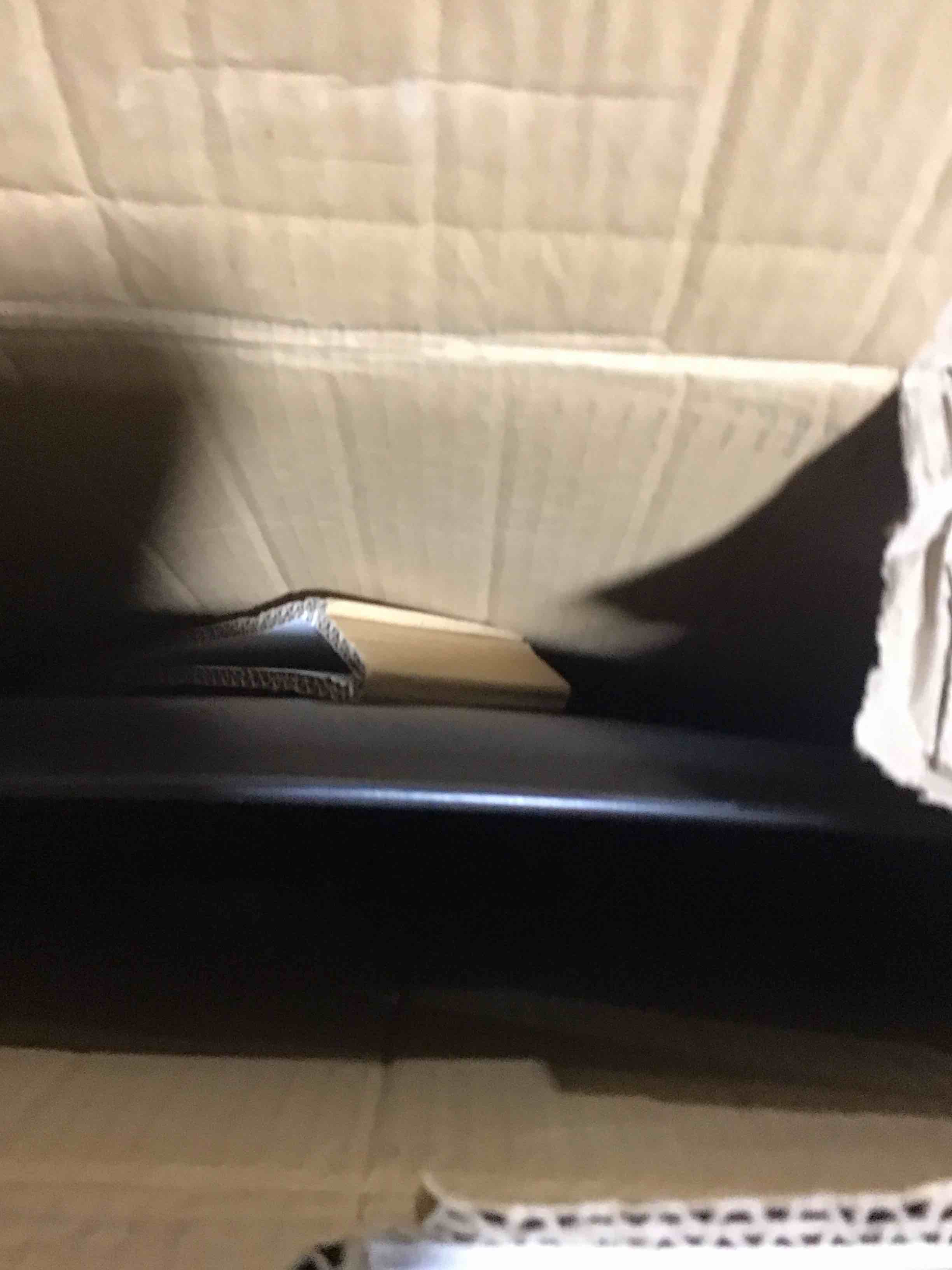 https://s3.amazonaws.com/lotting-images-prod/bidfta/RED3993203_1711474774241.jpeg