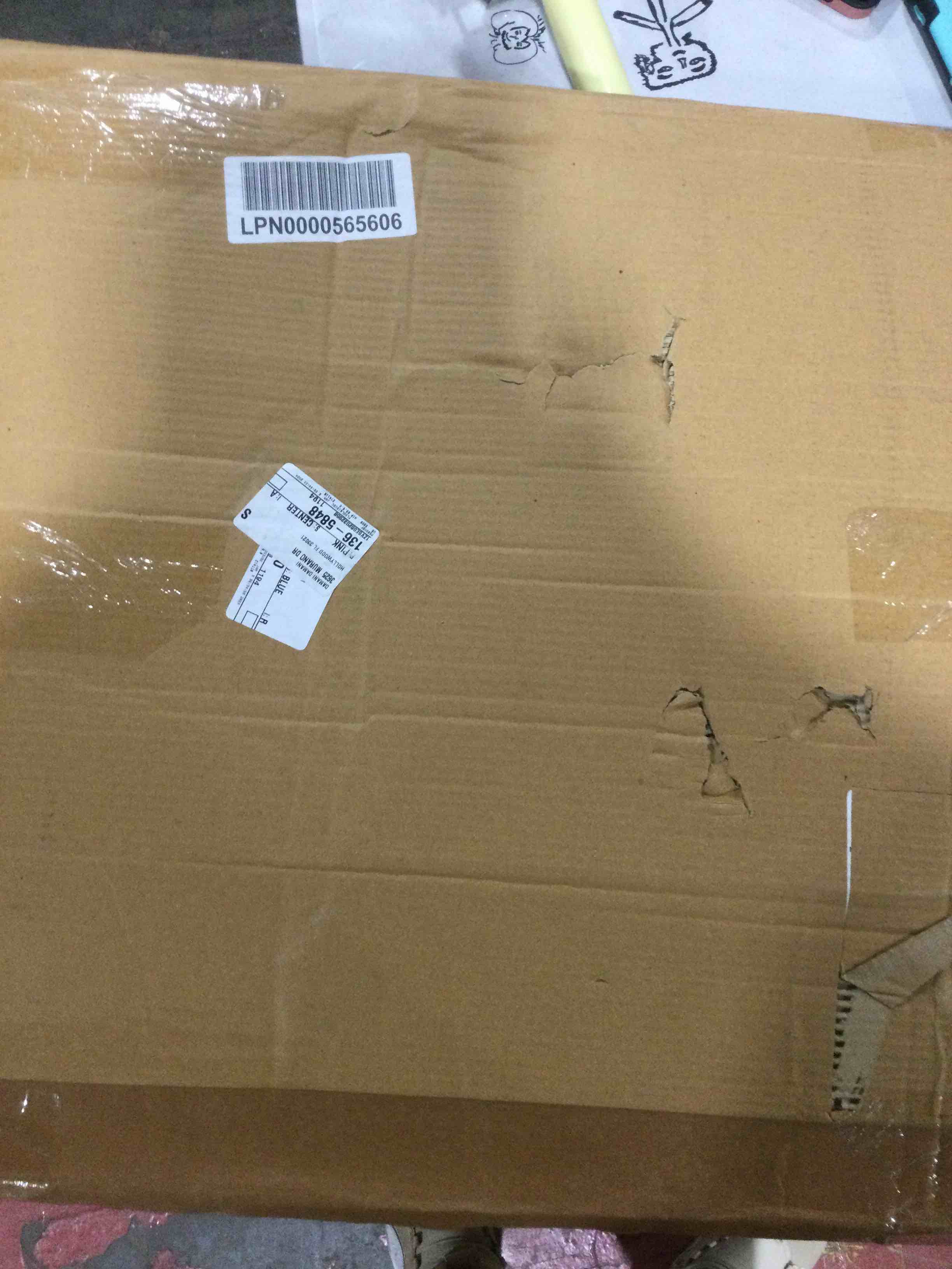 https://s3.amazonaws.com/lotting-images-prod/bidfta/RED3993840_1707926561054.jpeg