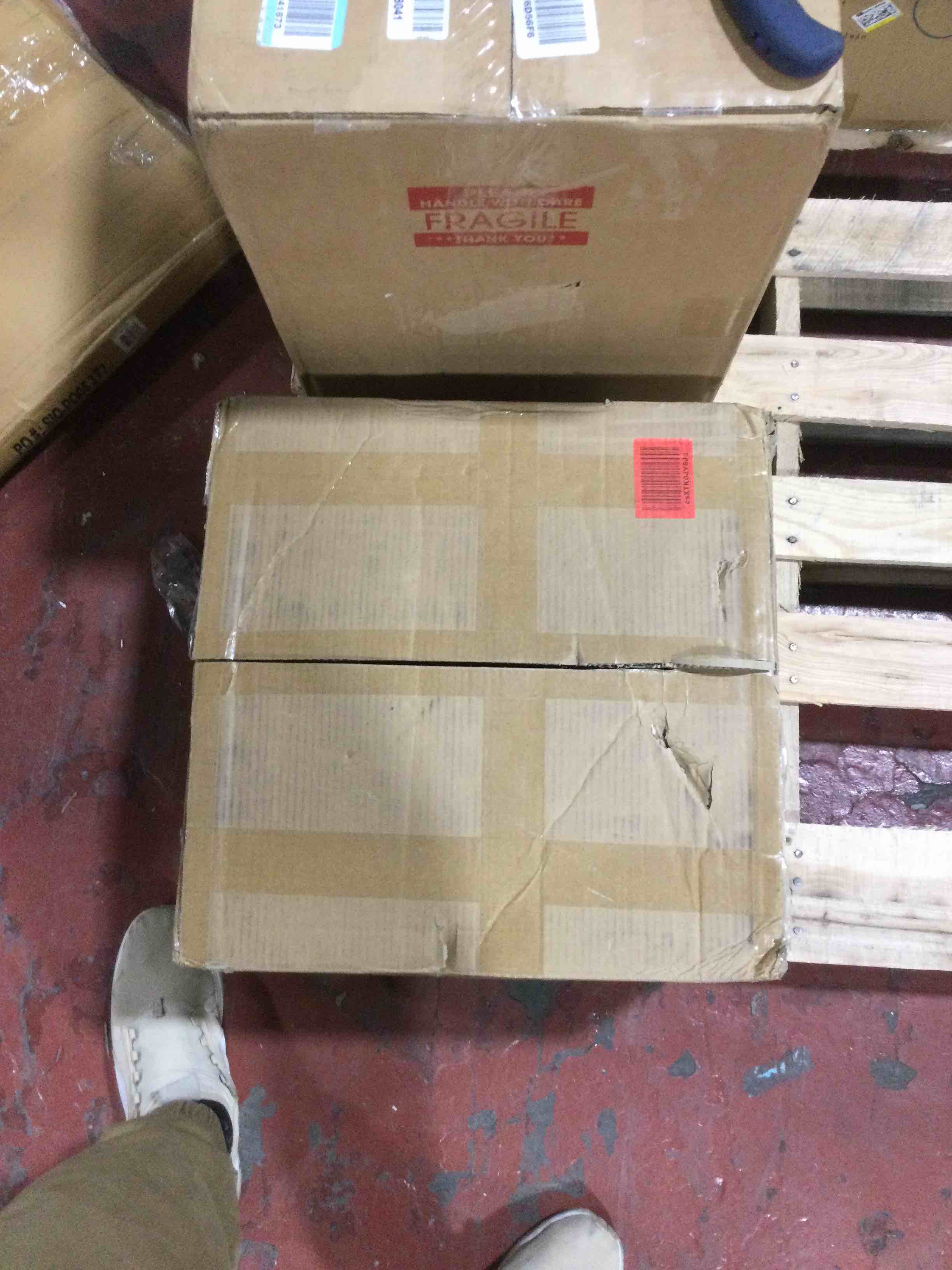 https://s3.amazonaws.com/lotting-images-prod/bidfta/RED3993842_1707926843437.jpeg