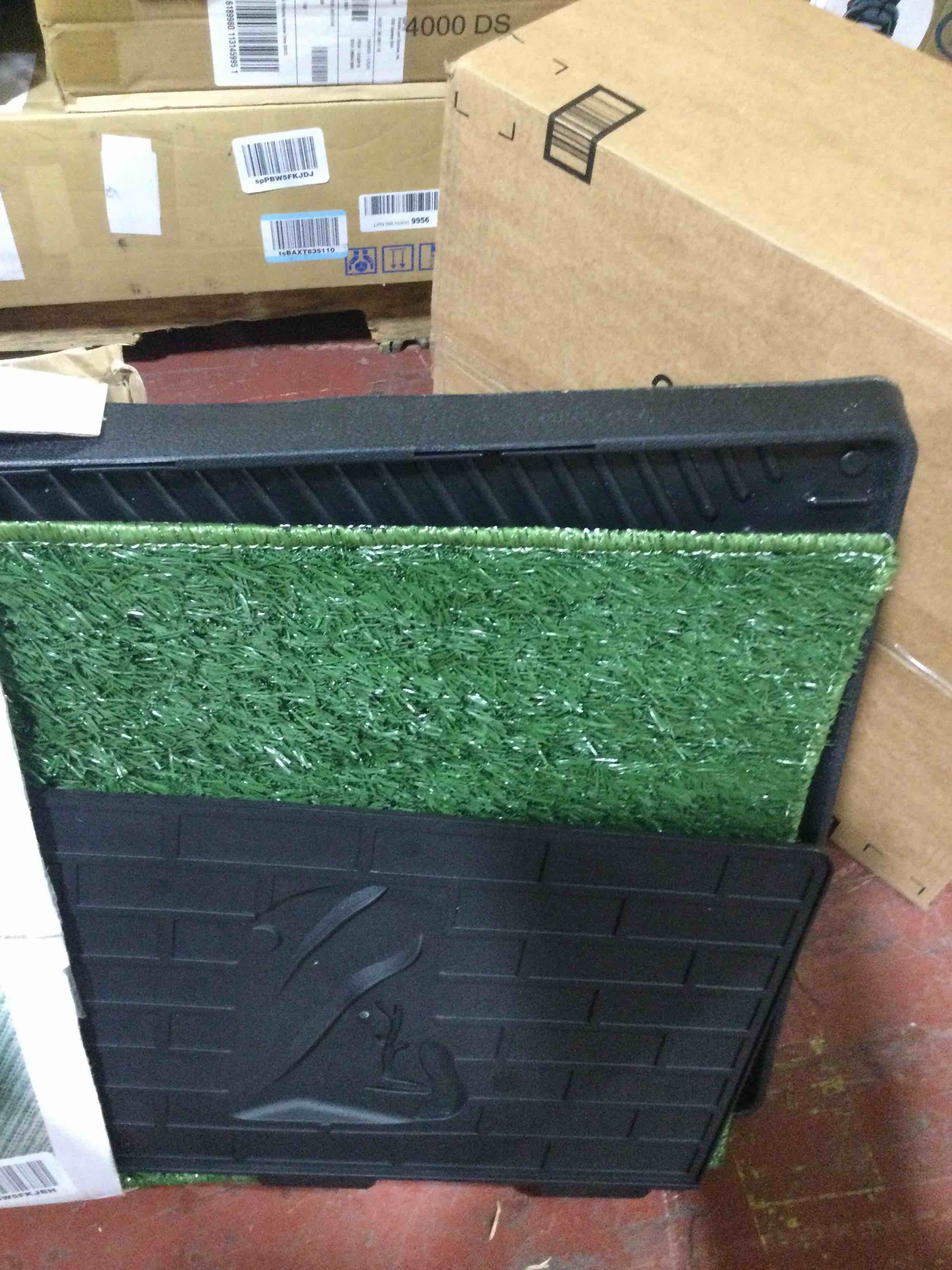 https://s3.amazonaws.com/lotting-images-prod/bidfta/RED3993844_1707927473600.jpeg