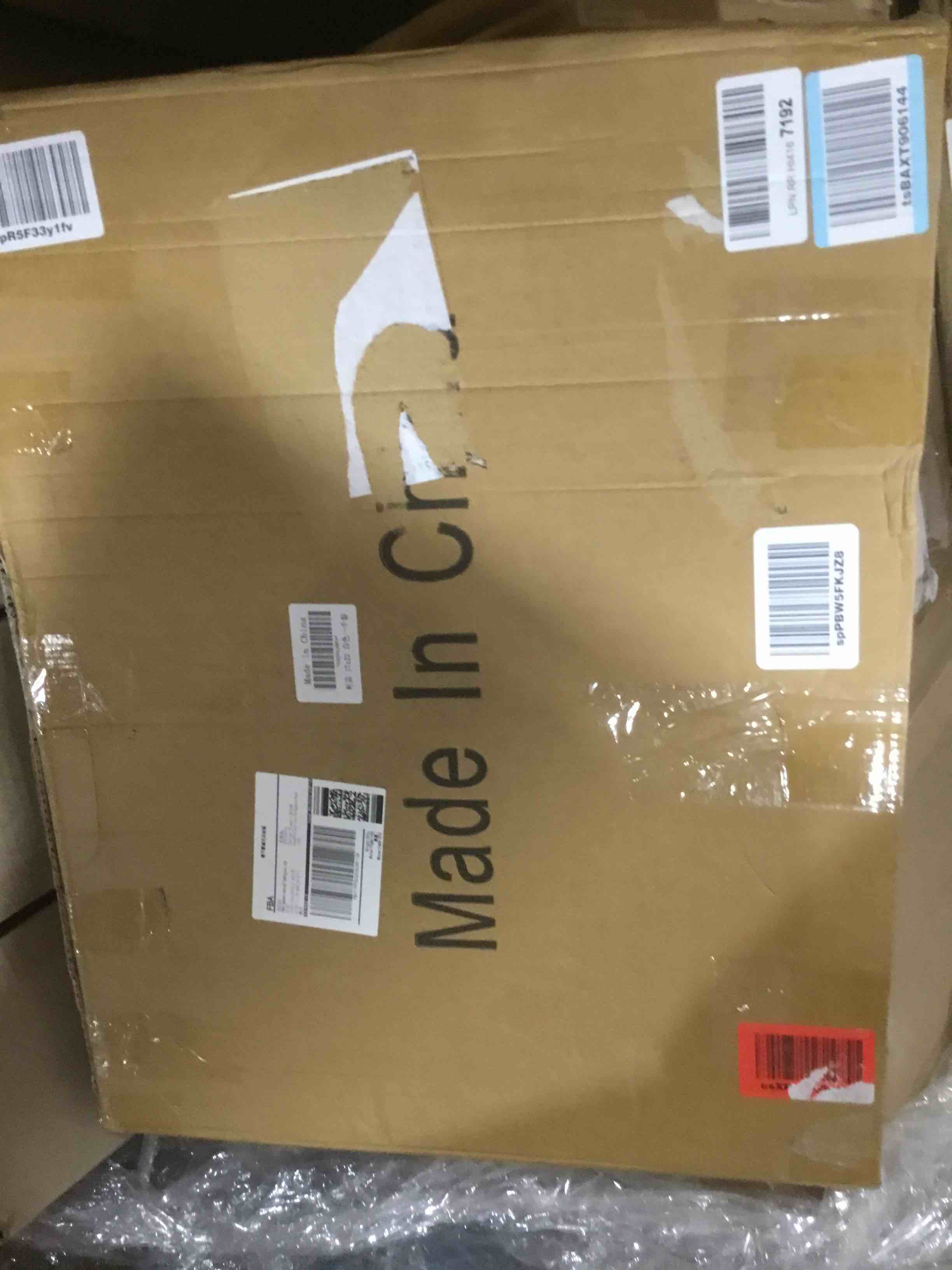 https://s3.amazonaws.com/lotting-images-prod/bidfta/RED3993855_1707927459040.jpeg