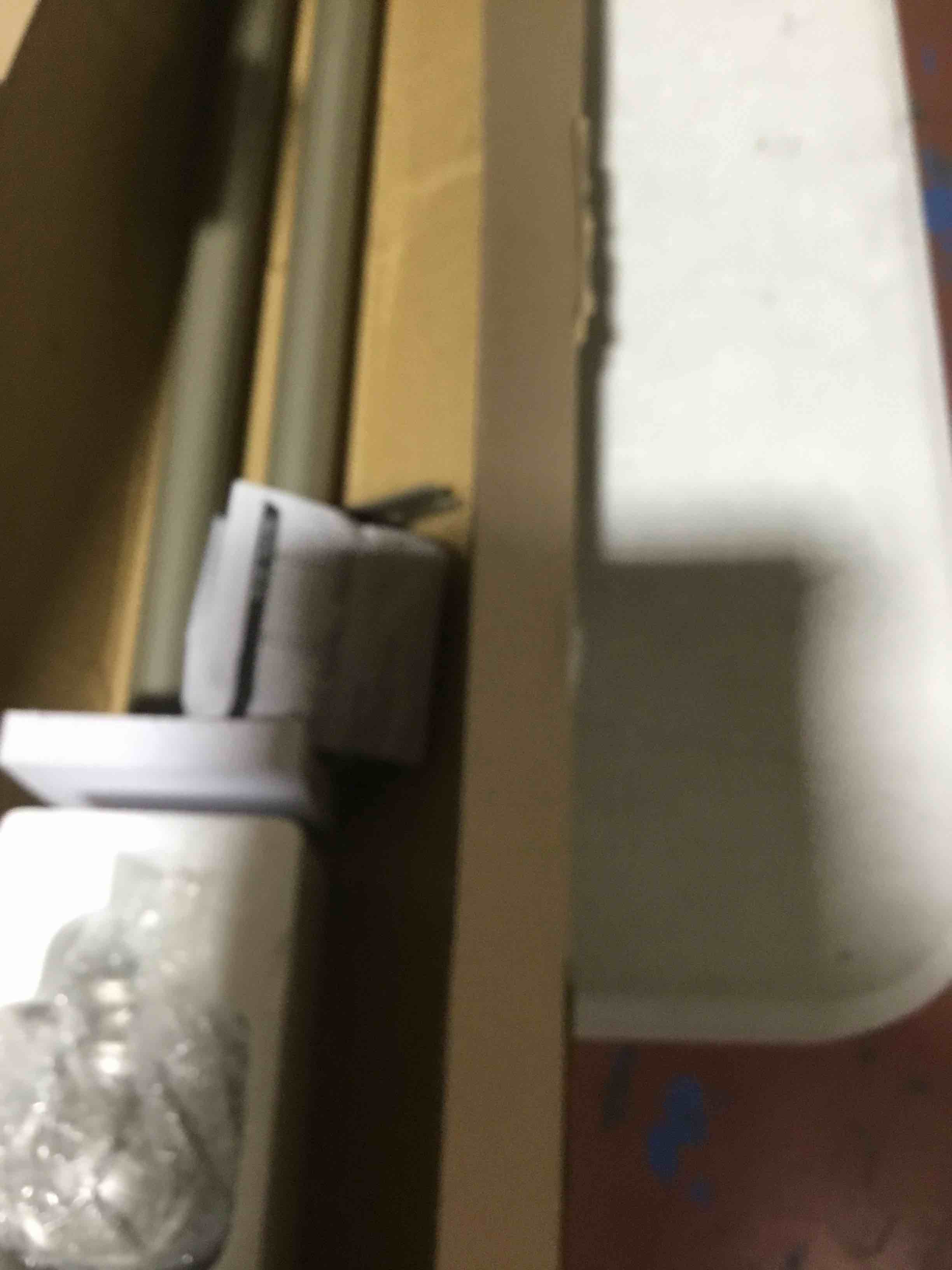 https://s3.amazonaws.com/lotting-images-prod/bidfta/RED3993870_1707929197902.jpeg