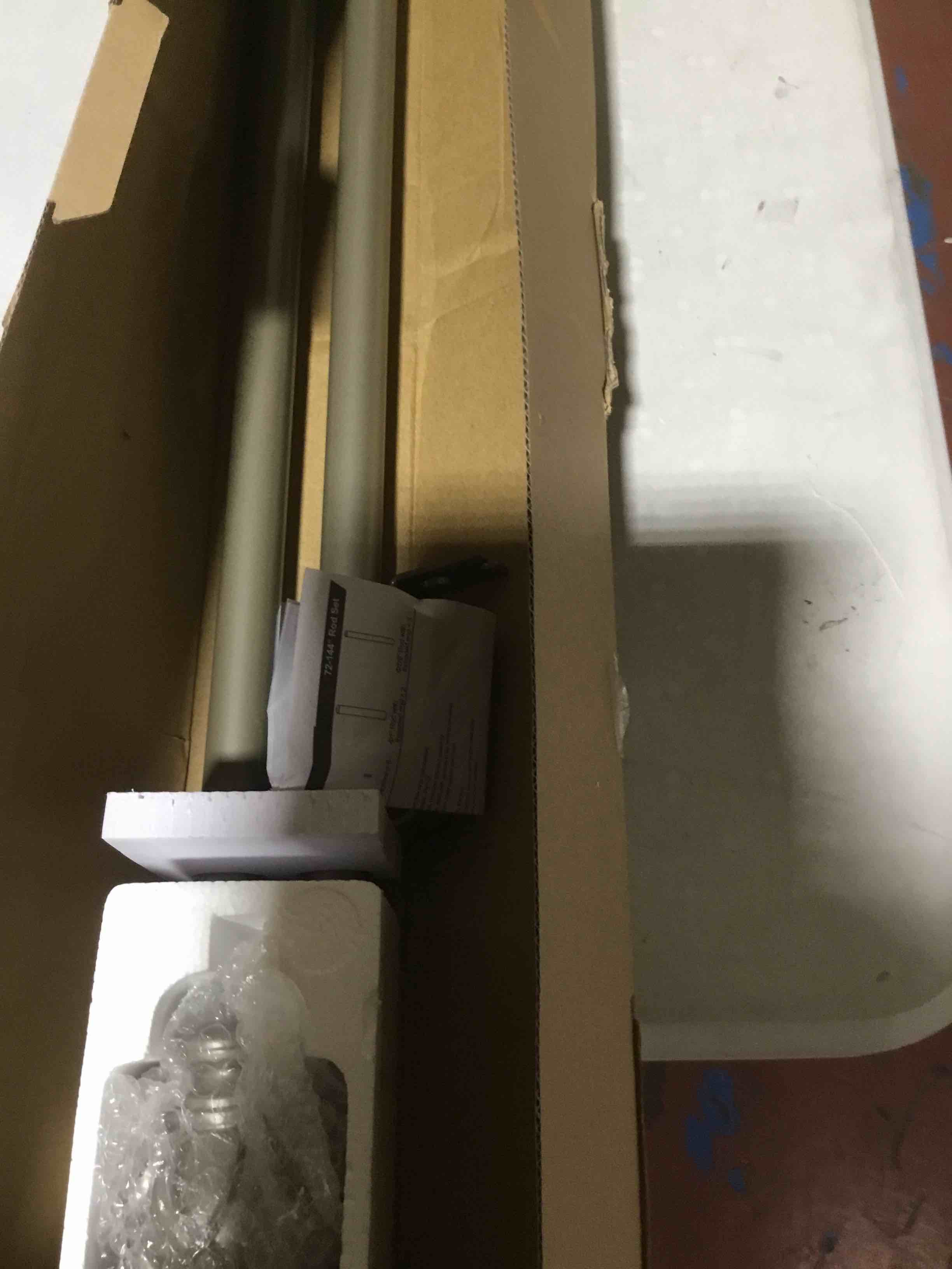 https://s3.amazonaws.com/lotting-images-prod/bidfta/RED3993870_1707929200682.jpeg