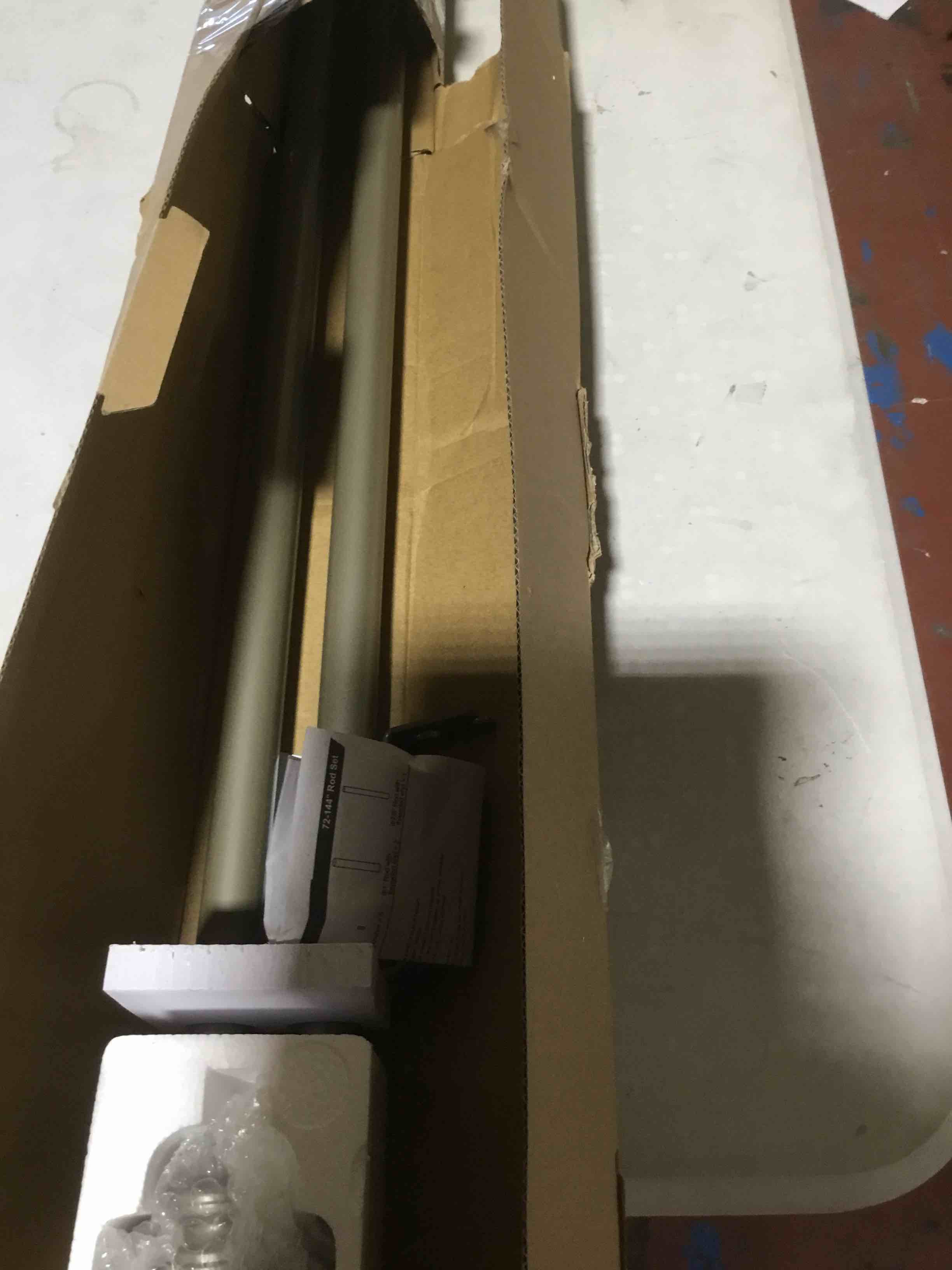 https://s3.amazonaws.com/lotting-images-prod/bidfta/RED3993870_1707929202381.jpeg