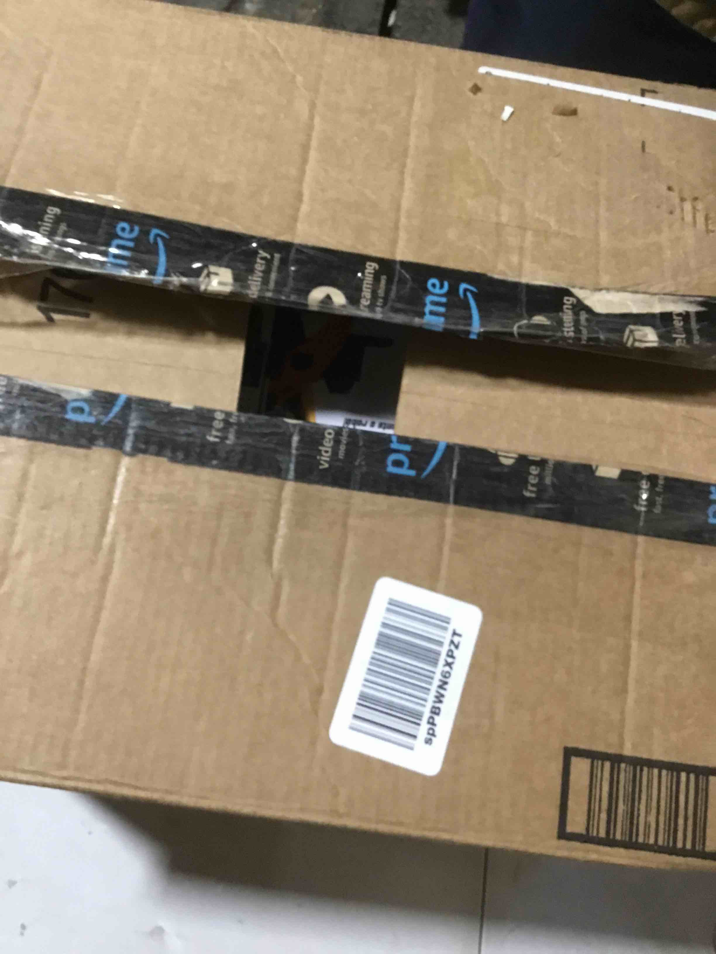 https://s3.amazonaws.com/lotting-images-prod/bidfta/RED3993871_1707928979283.jpeg