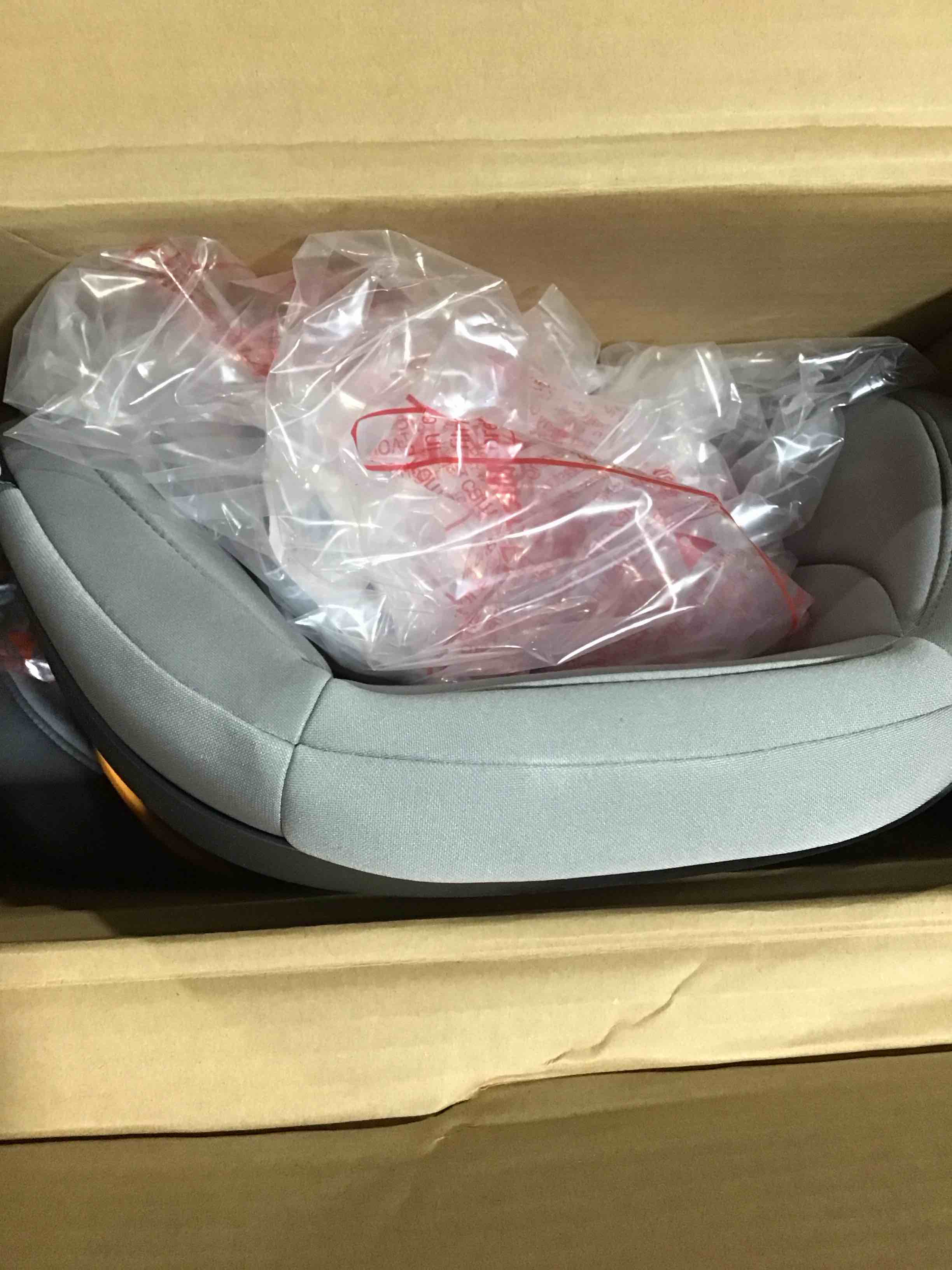 https://s3.amazonaws.com/lotting-images-prod/bidfta/RED3993892_1707937187813.jpeg