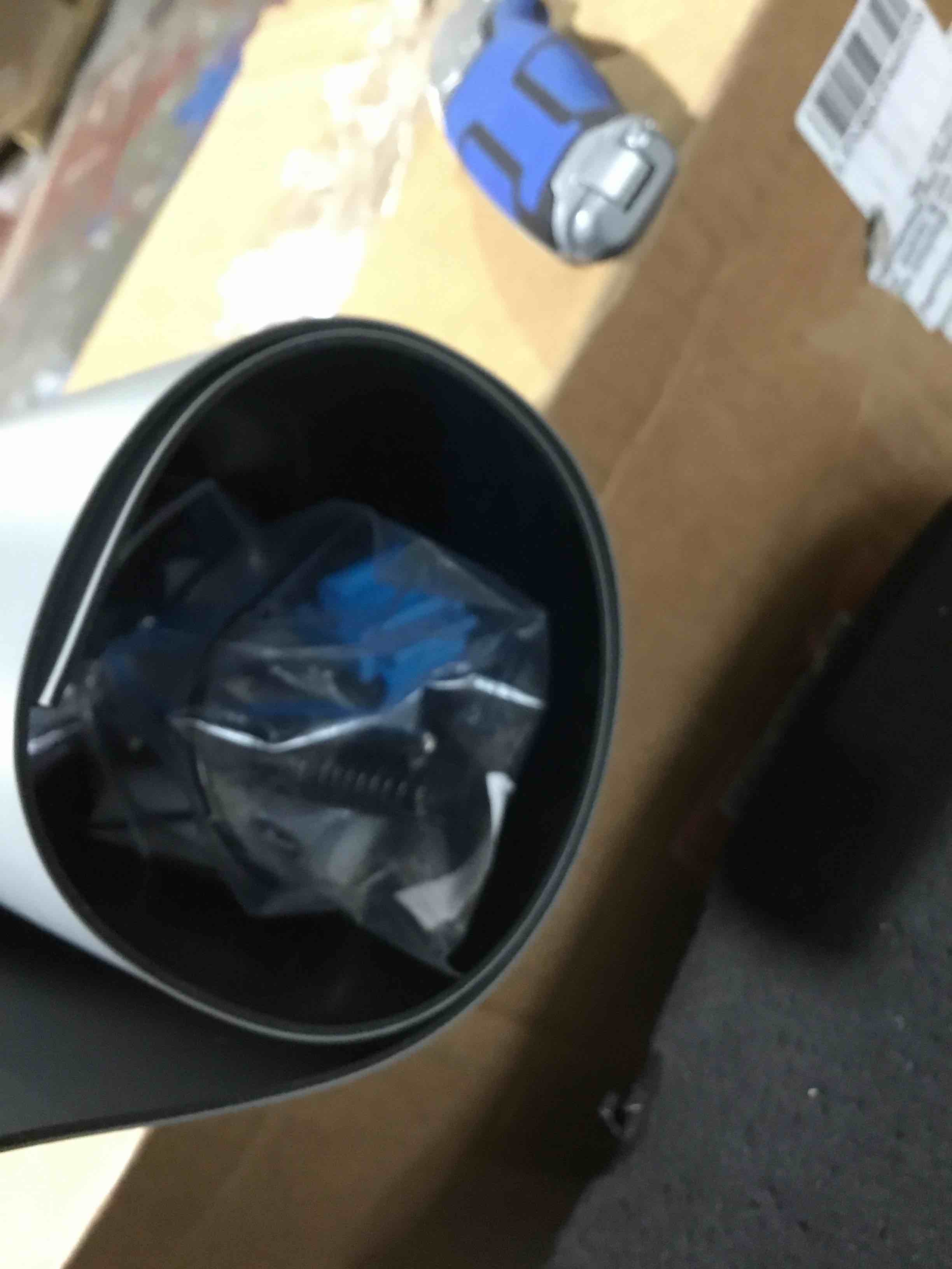https://s3.amazonaws.com/lotting-images-prod/bidfta/RED3995076_1709049922054.jpeg