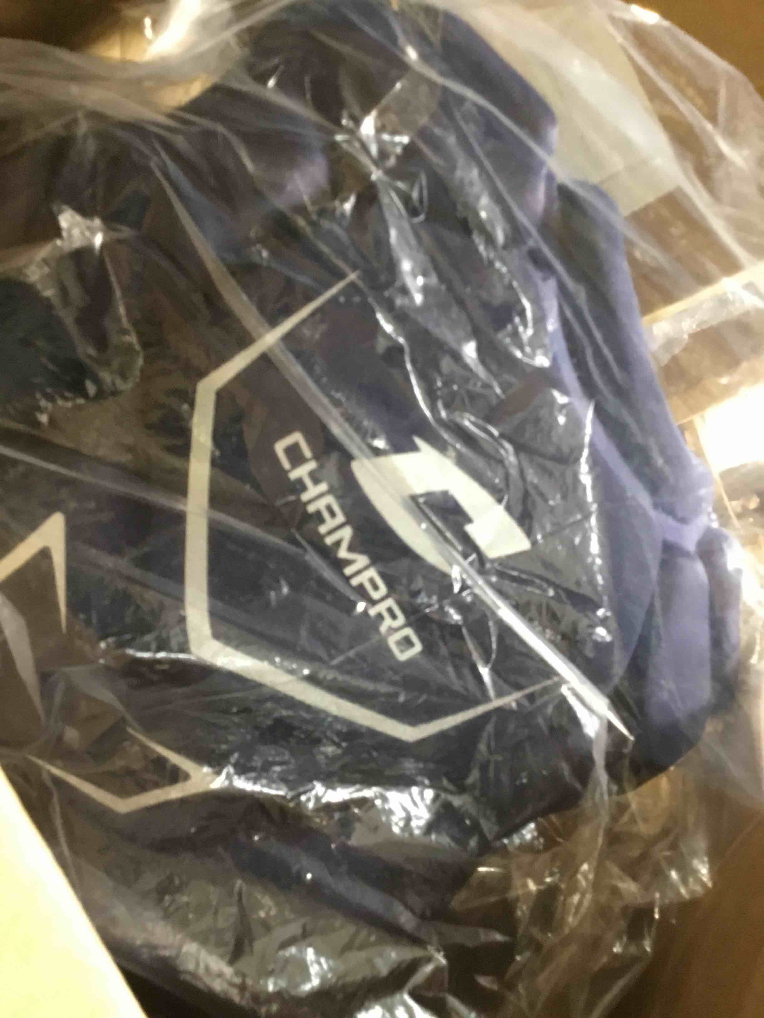 https://s3.amazonaws.com/lotting-images-prod/bidfta/RED3995109_1709062006126.jpeg