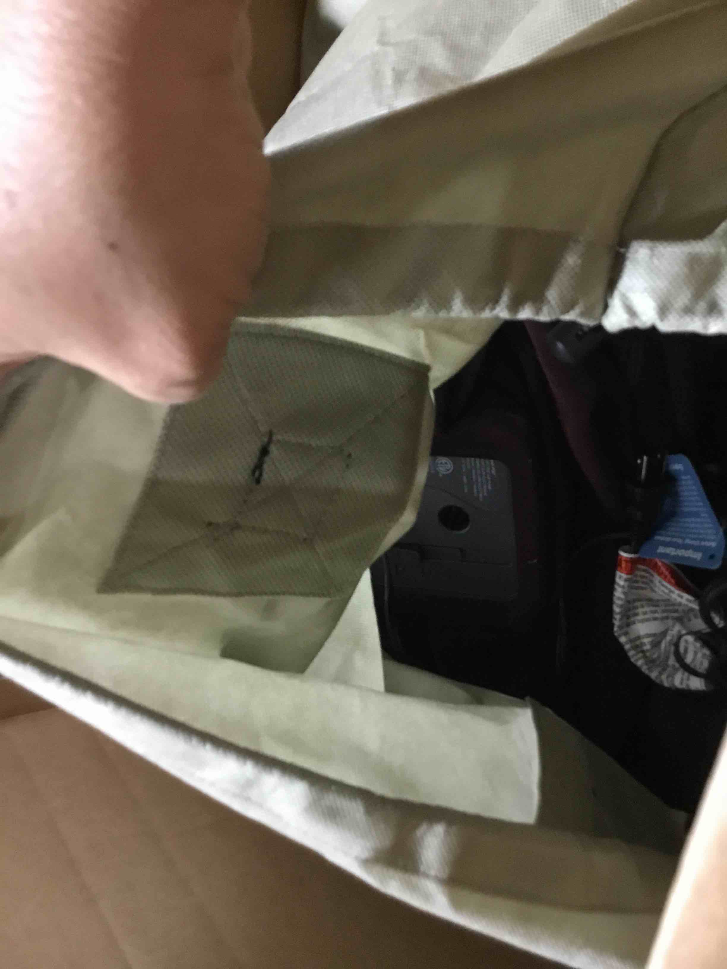 https://s3.amazonaws.com/lotting-images-prod/bidfta/RED3995110_1709061310005.jpeg