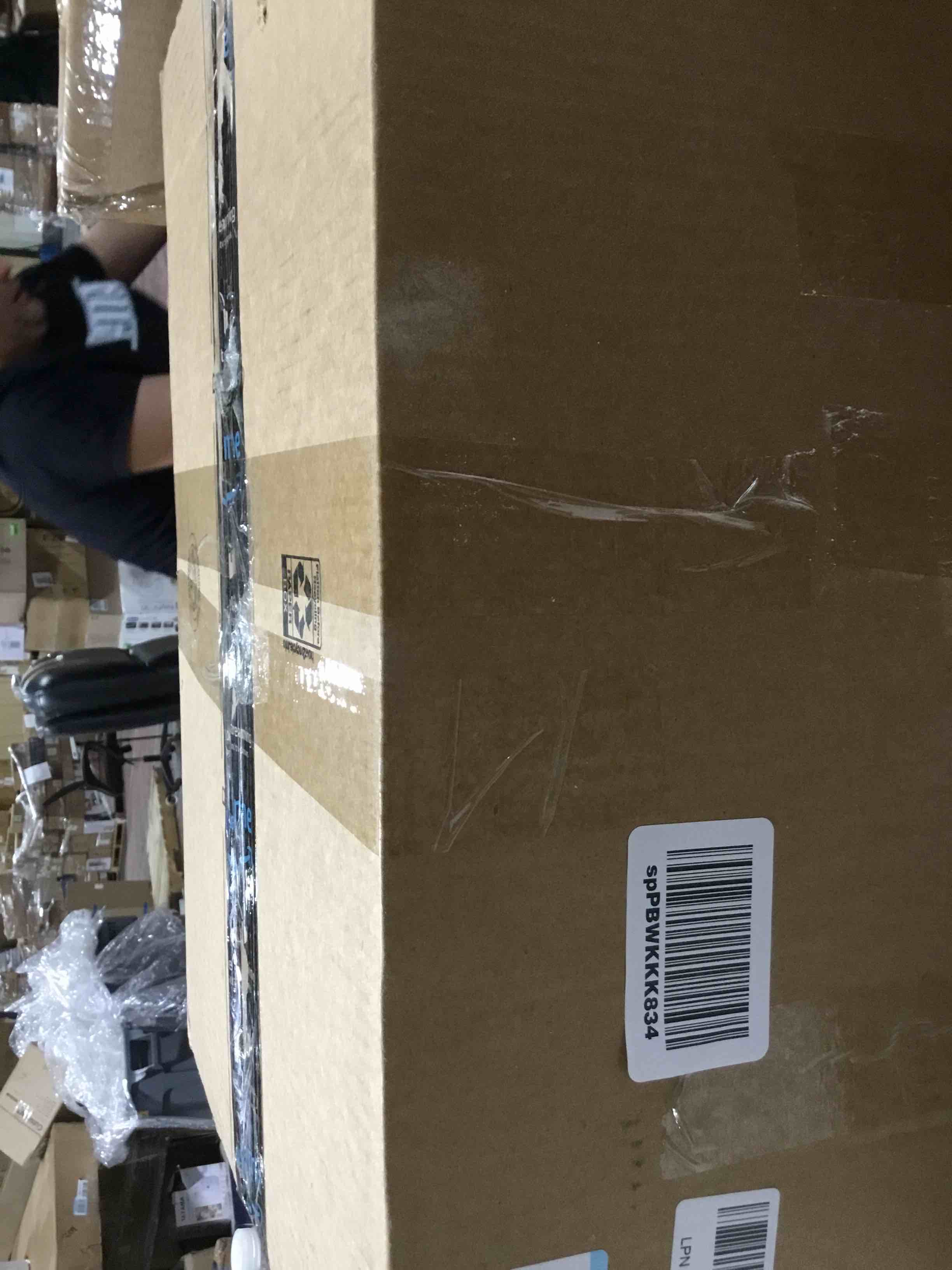 https://s3.amazonaws.com/lotting-images-prod/bidfta/RED3995111_1709061195239.jpeg