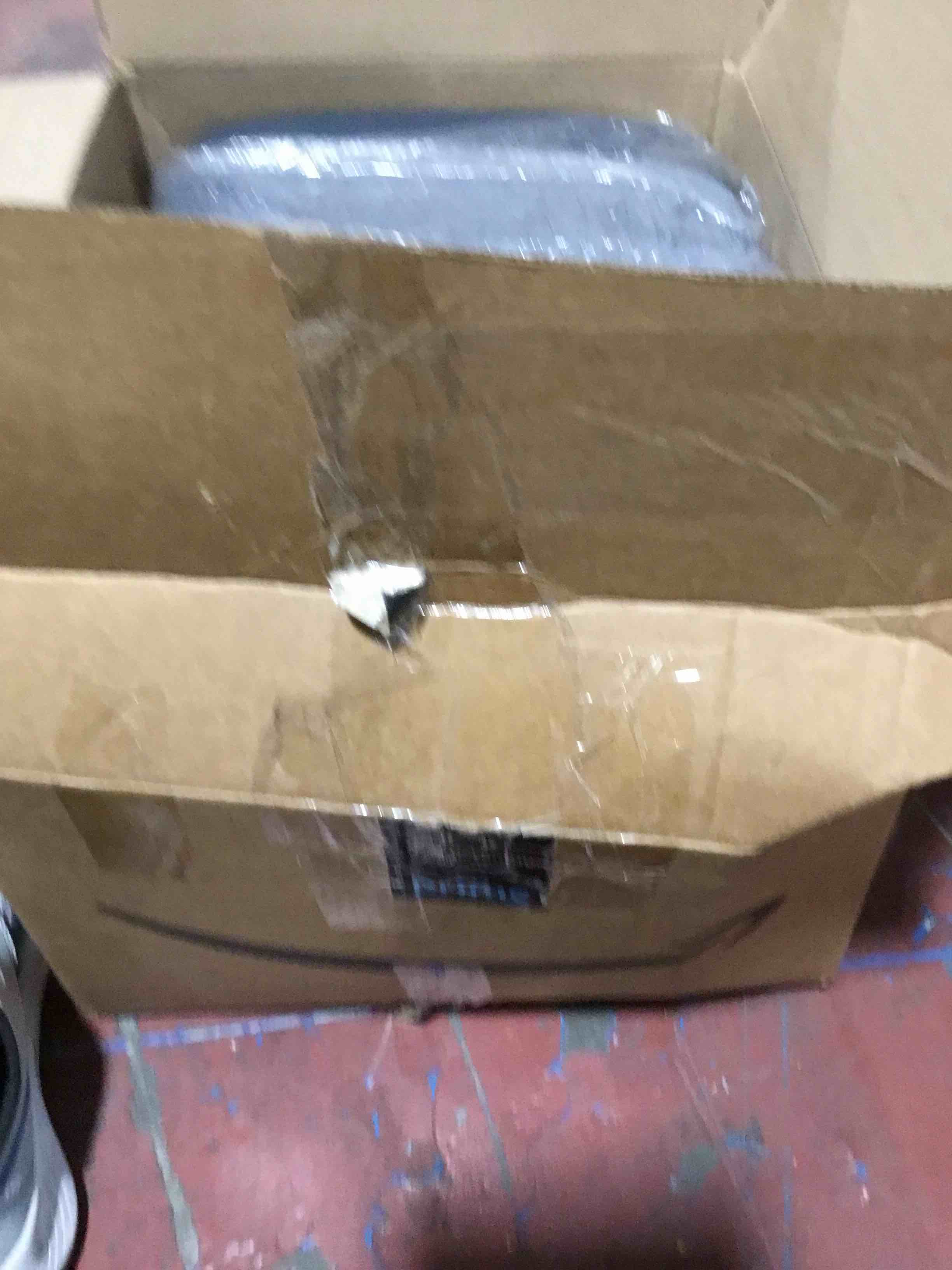 https://s3.amazonaws.com/lotting-images-prod/bidfta/RED3995121_1709060573920.jpeg