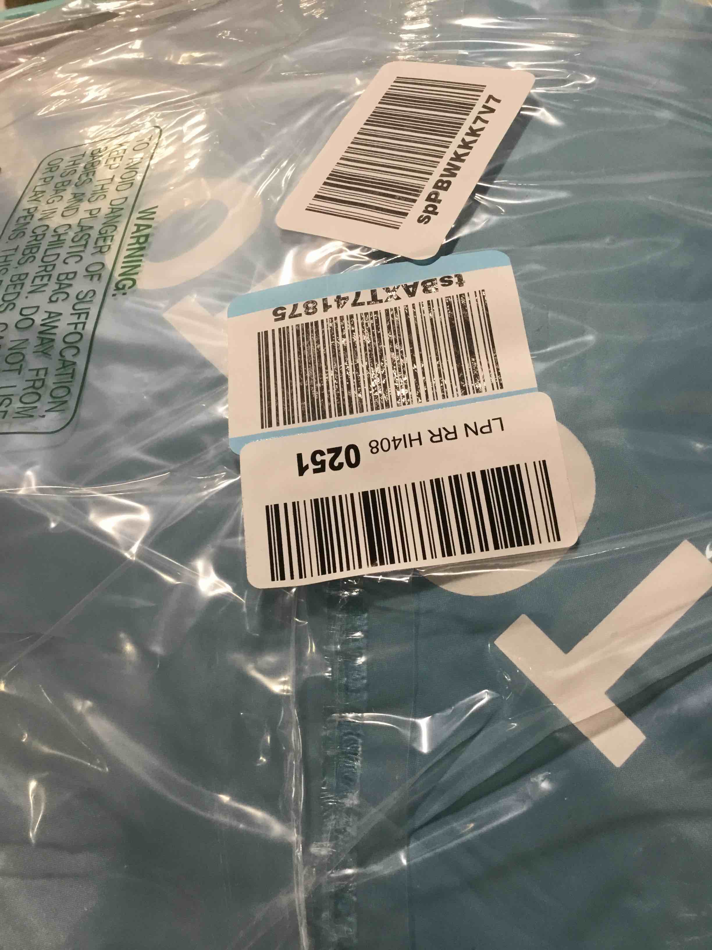 https://s3.amazonaws.com/lotting-images-prod/bidfta/RED3995124_1709061893052.jpeg