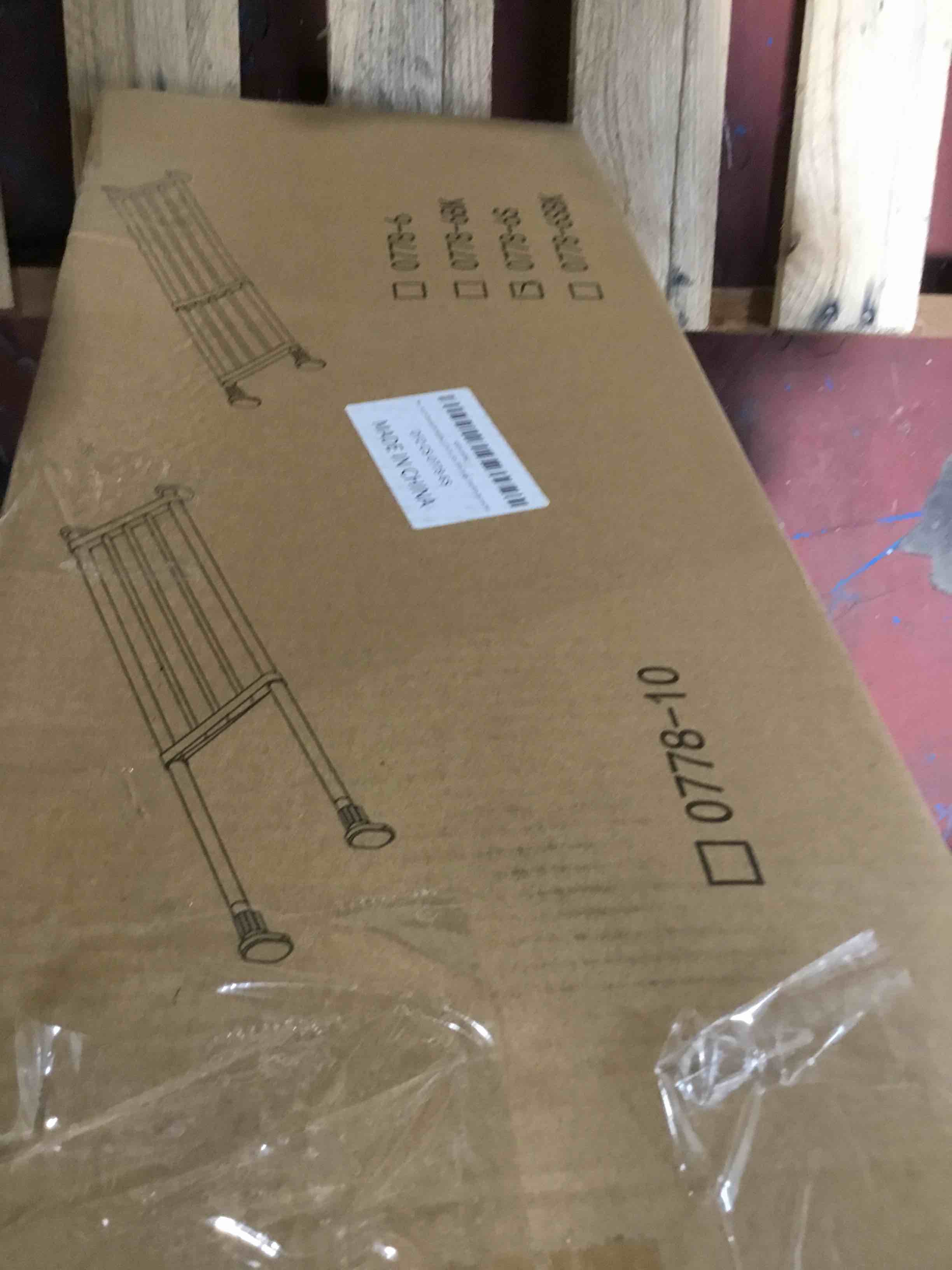 https://s3.amazonaws.com/lotting-images-prod/bidfta/RED3995127_1709061044178.jpeg