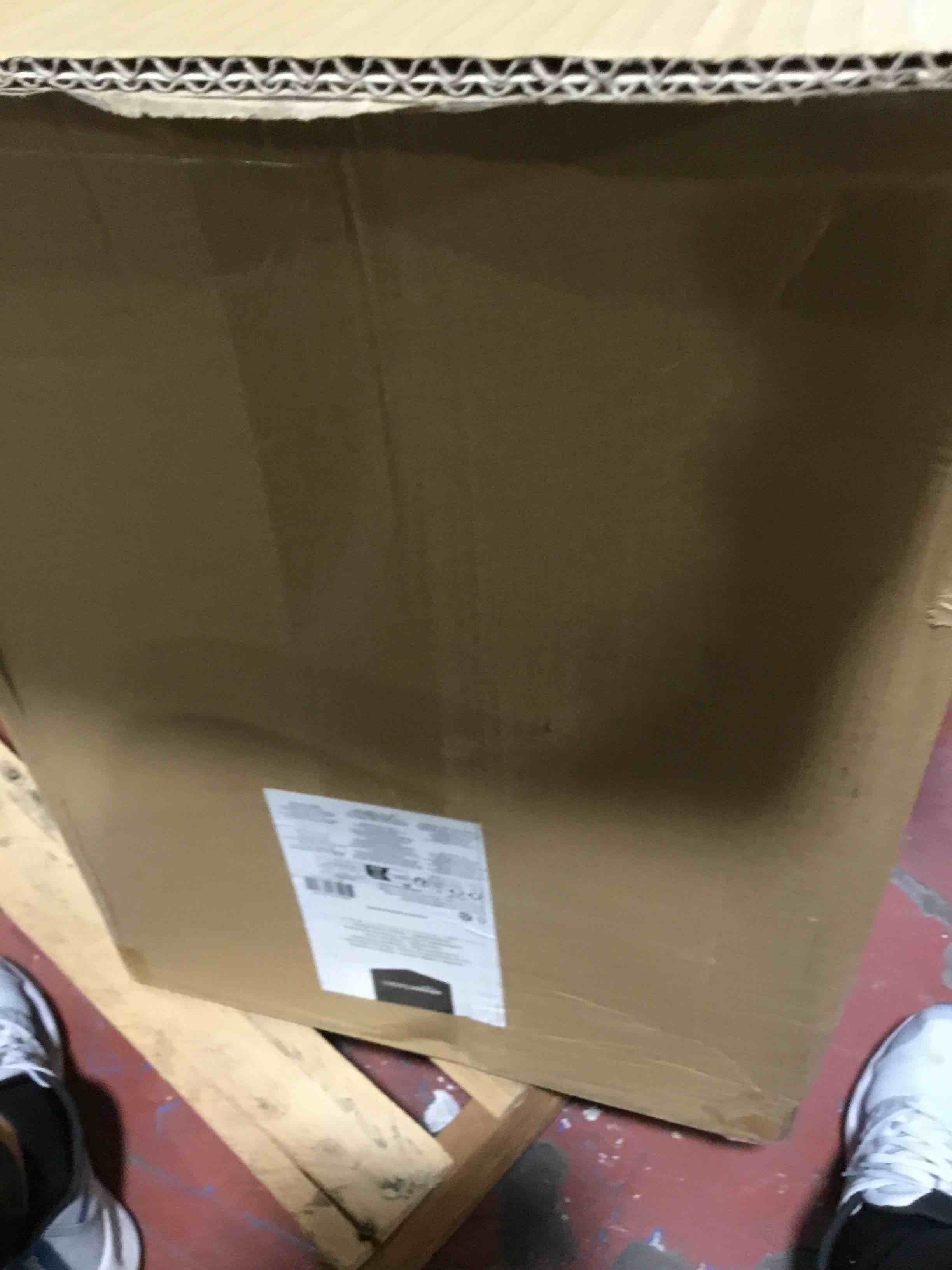 https://s3.amazonaws.com/lotting-images-prod/bidfta/RED3995128_1709060853978.jpeg
