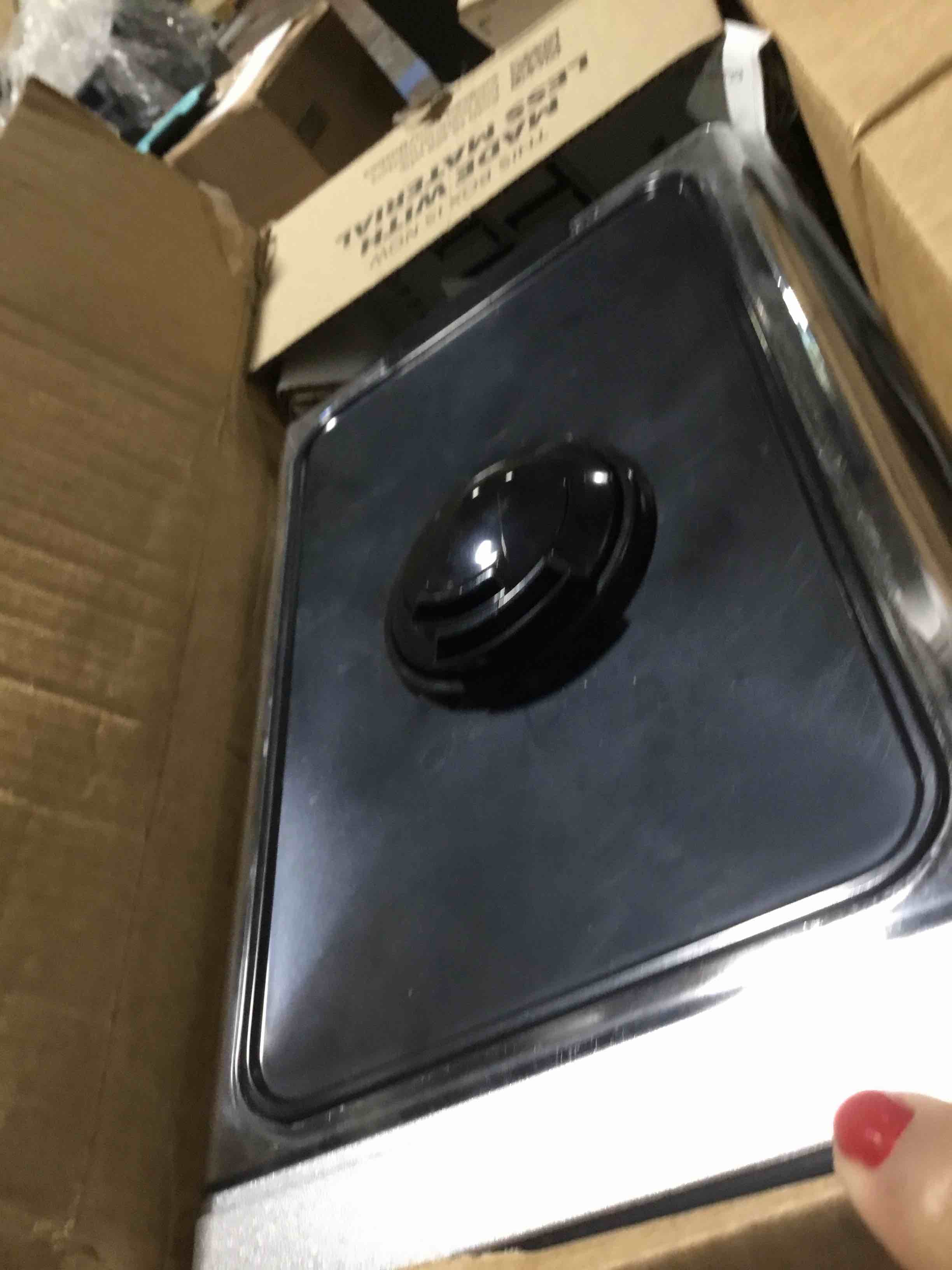 https://s3.amazonaws.com/lotting-images-prod/bidfta/RED3995145_1709062594814.jpeg