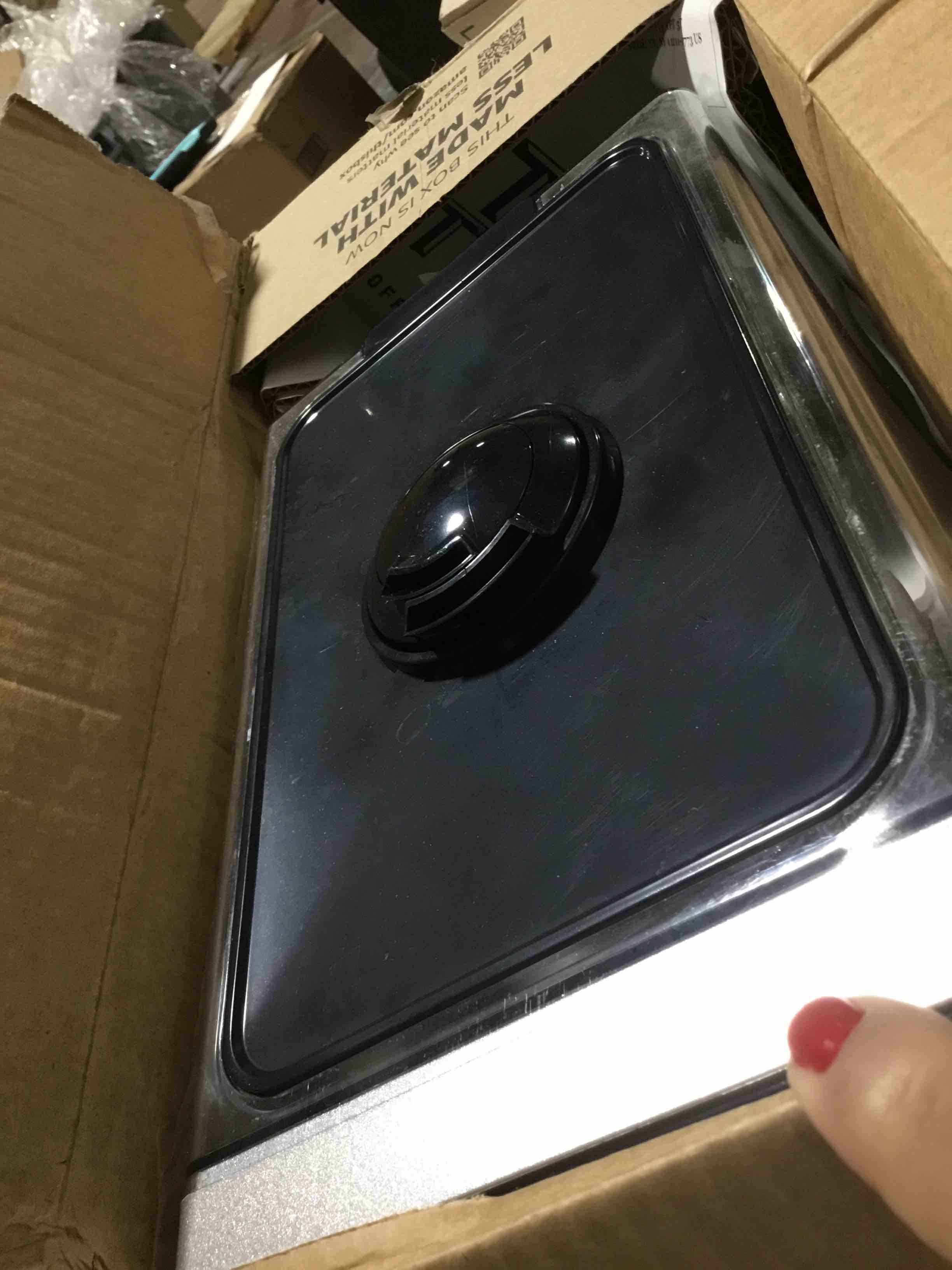 https://s3.amazonaws.com/lotting-images-prod/bidfta/RED3995145_1709062597274.jpeg