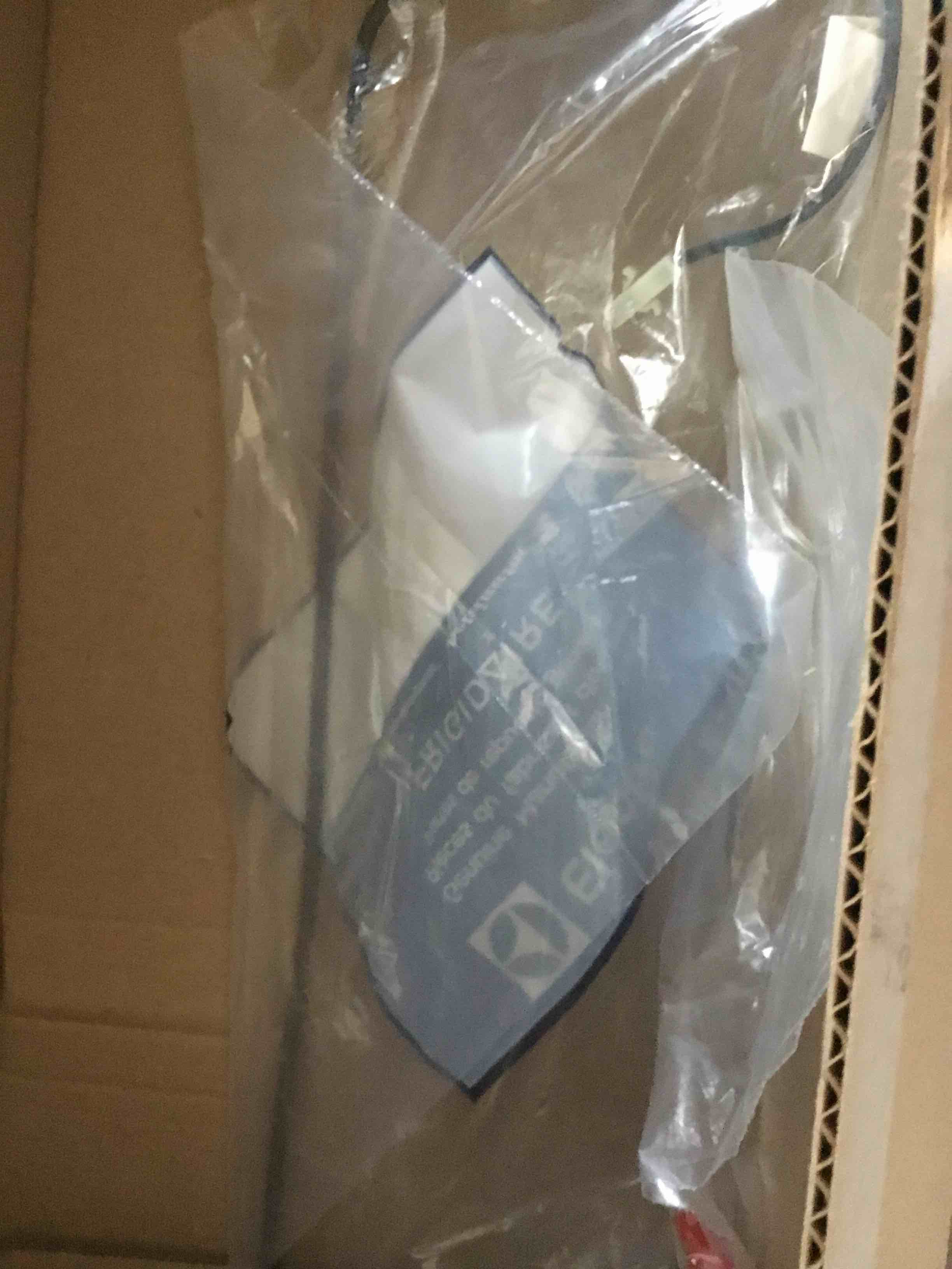 https://s3.amazonaws.com/lotting-images-prod/bidfta/RED3995151_1709062901909.jpeg