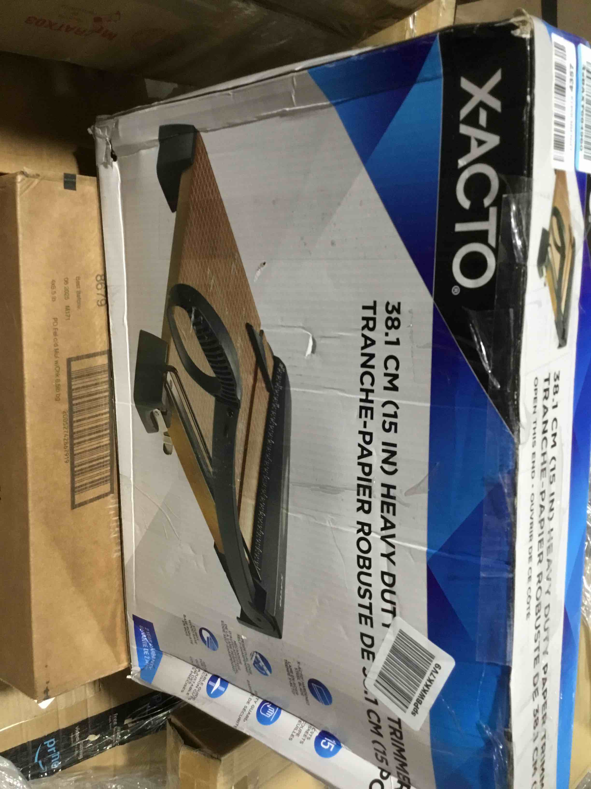 https://s3.amazonaws.com/lotting-images-prod/bidfta/RED3995155_1709063550888.jpeg